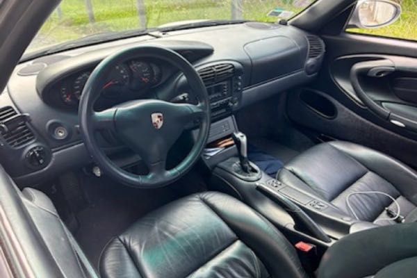 Porsche 996 Carrera 4