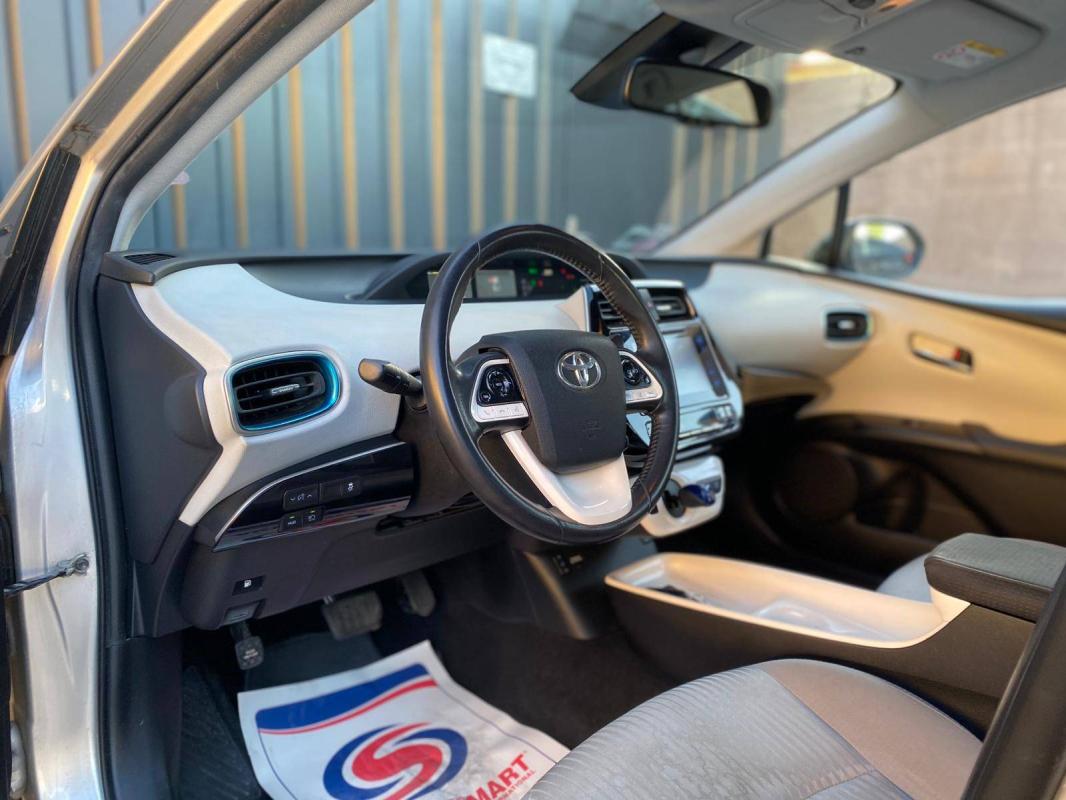 Toyota Prius IV 122h Dynamic Business