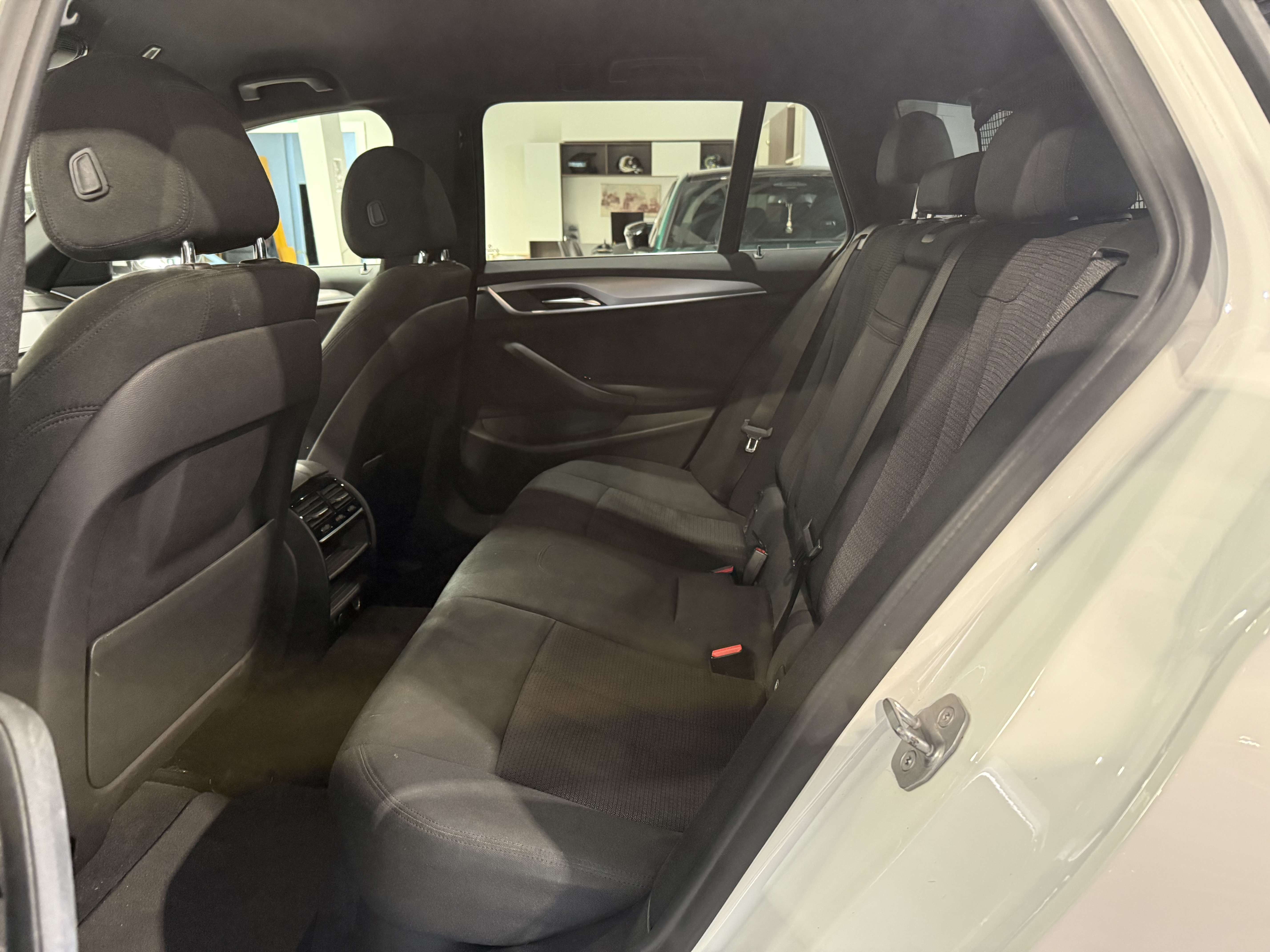 BMW 520 520d Touring Aut. Navi Pro  LED -2018