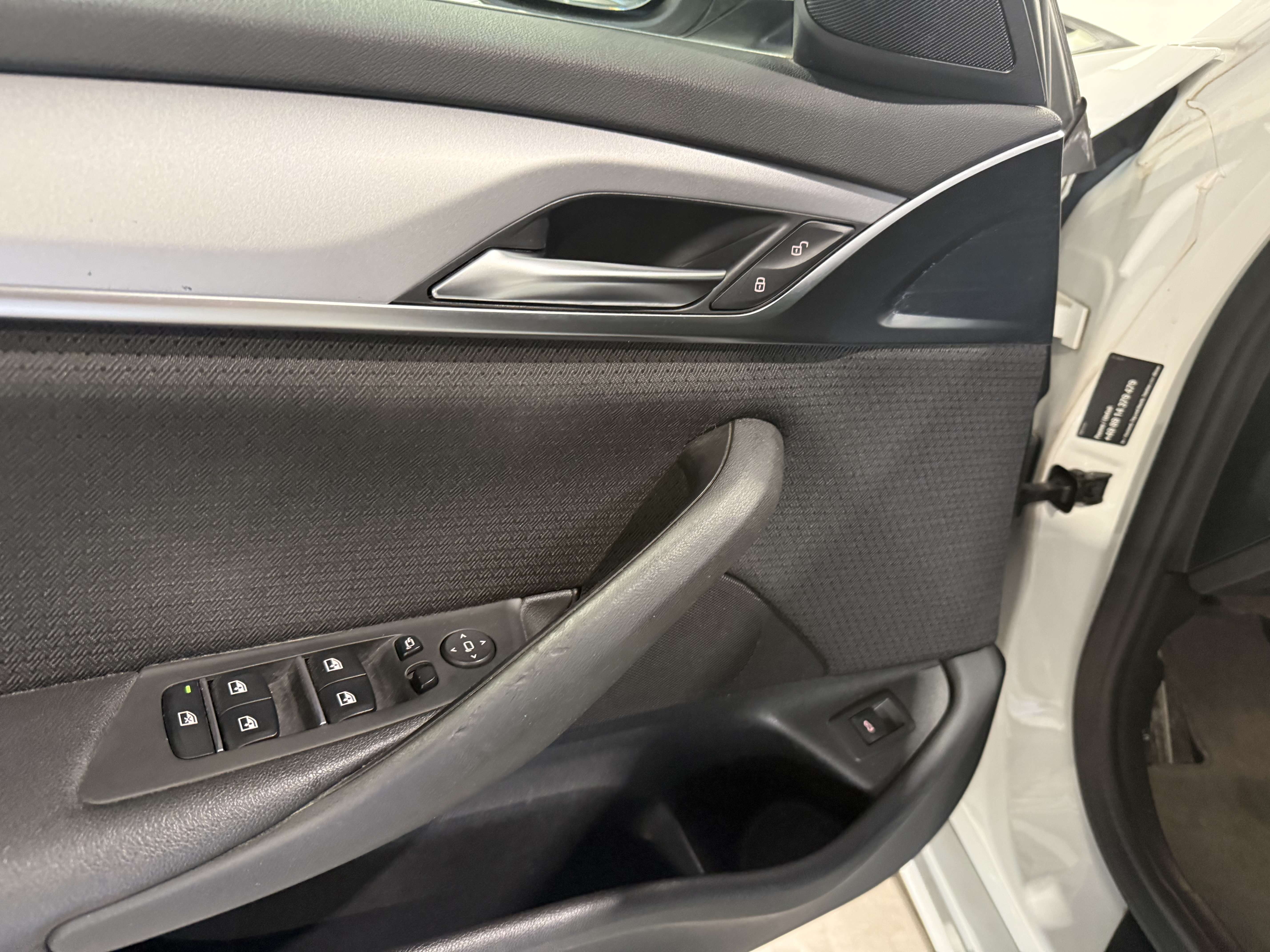 BMW 520 520d Touring Aut. Navi Pro  LED -2018