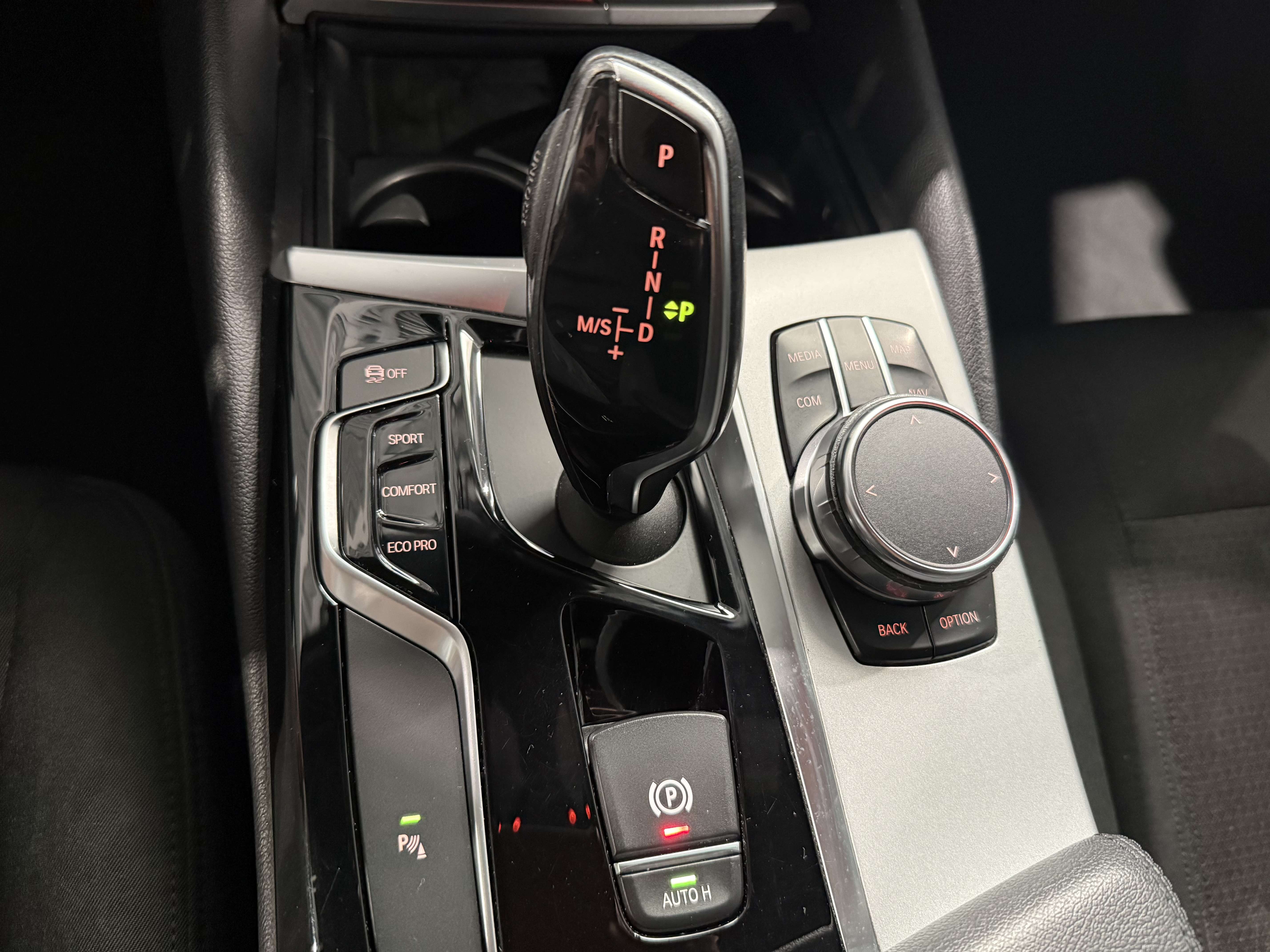 BMW 520 520d Touring Aut. Navi Pro  LED -2018