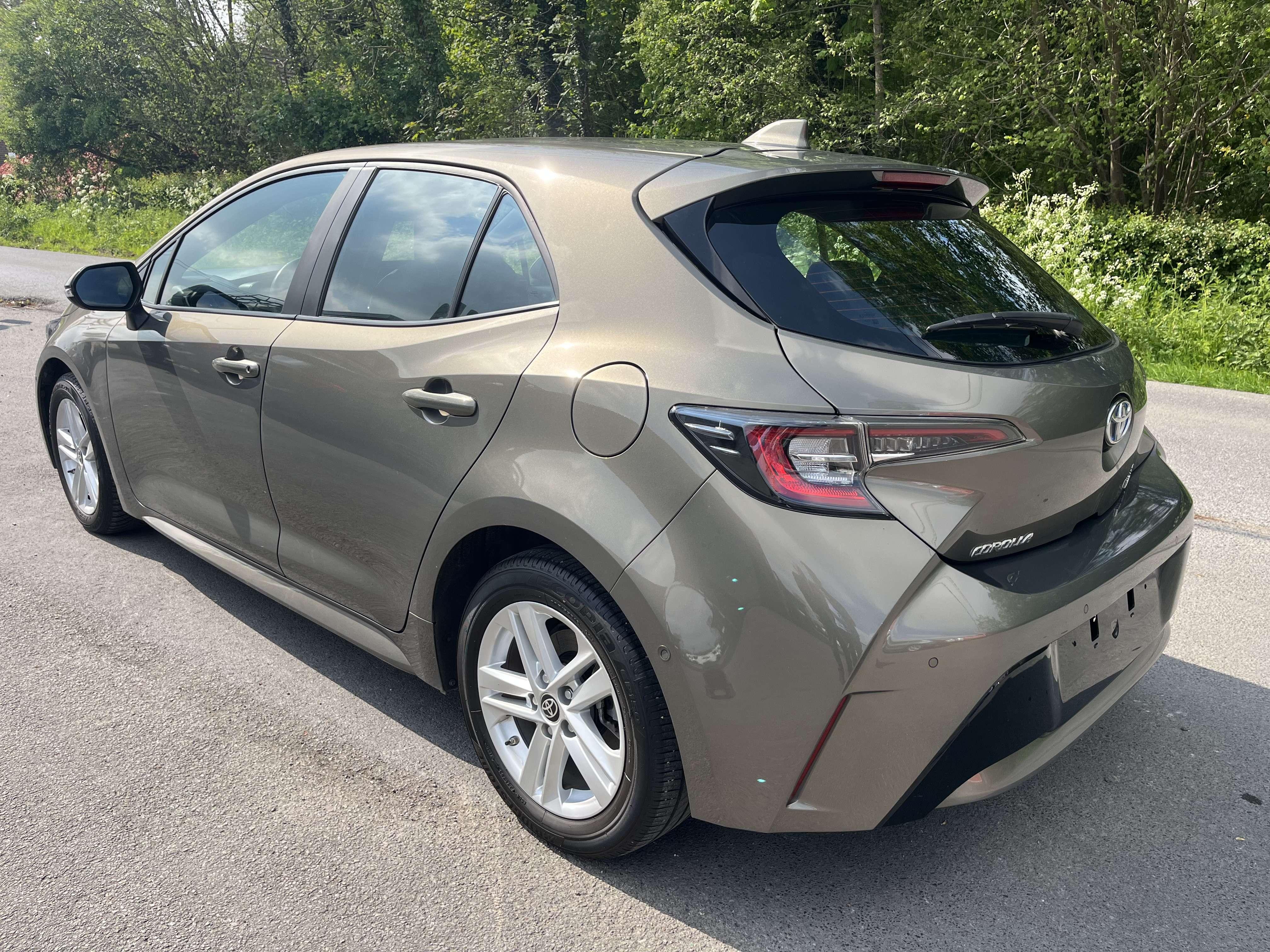 Toyota Corolla 1.8 HYBRID-14.793€+btw+tva-garantie