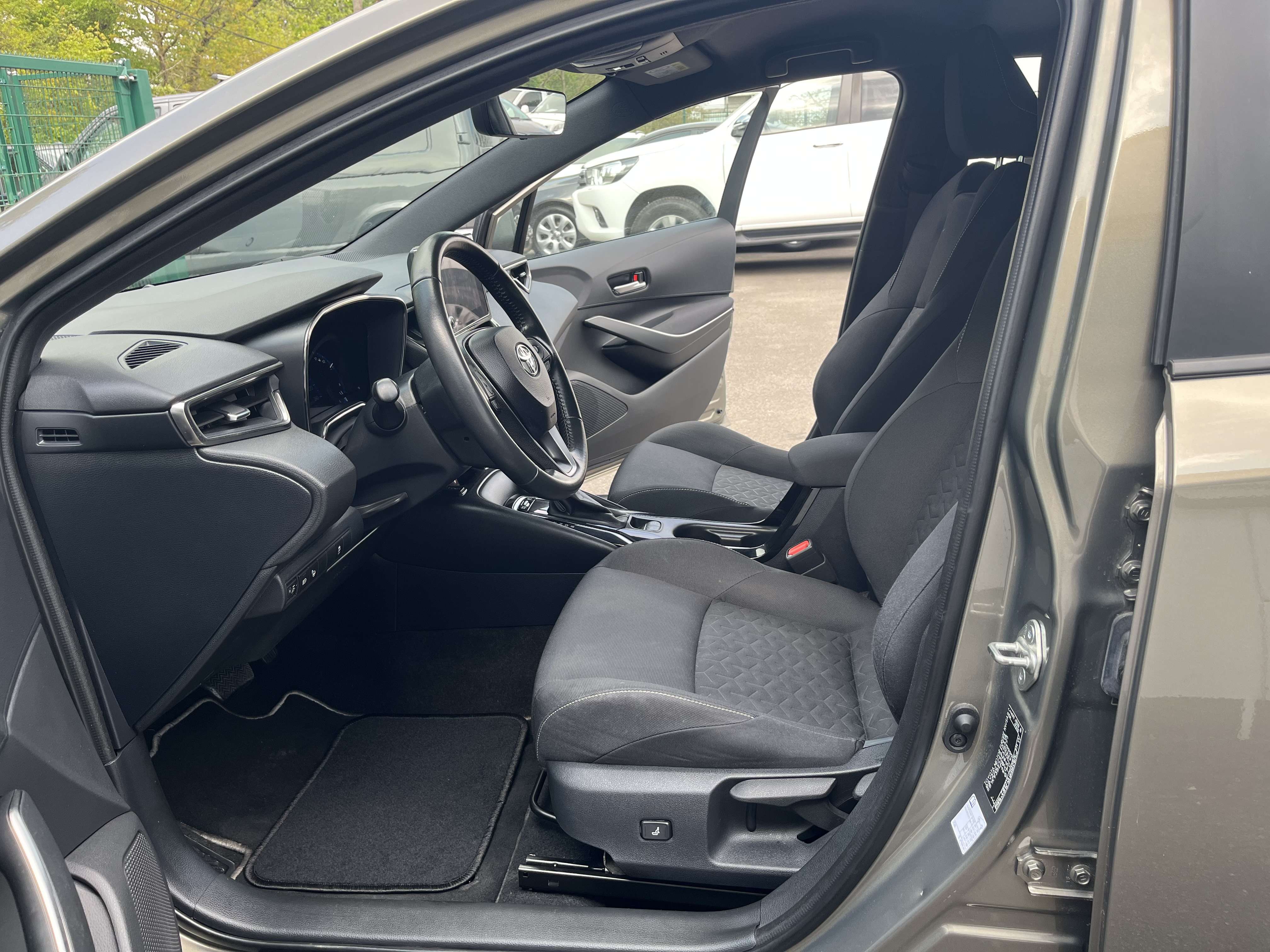 Toyota Corolla 1.8 HYBRID-14.793€+btw+tva-garantie