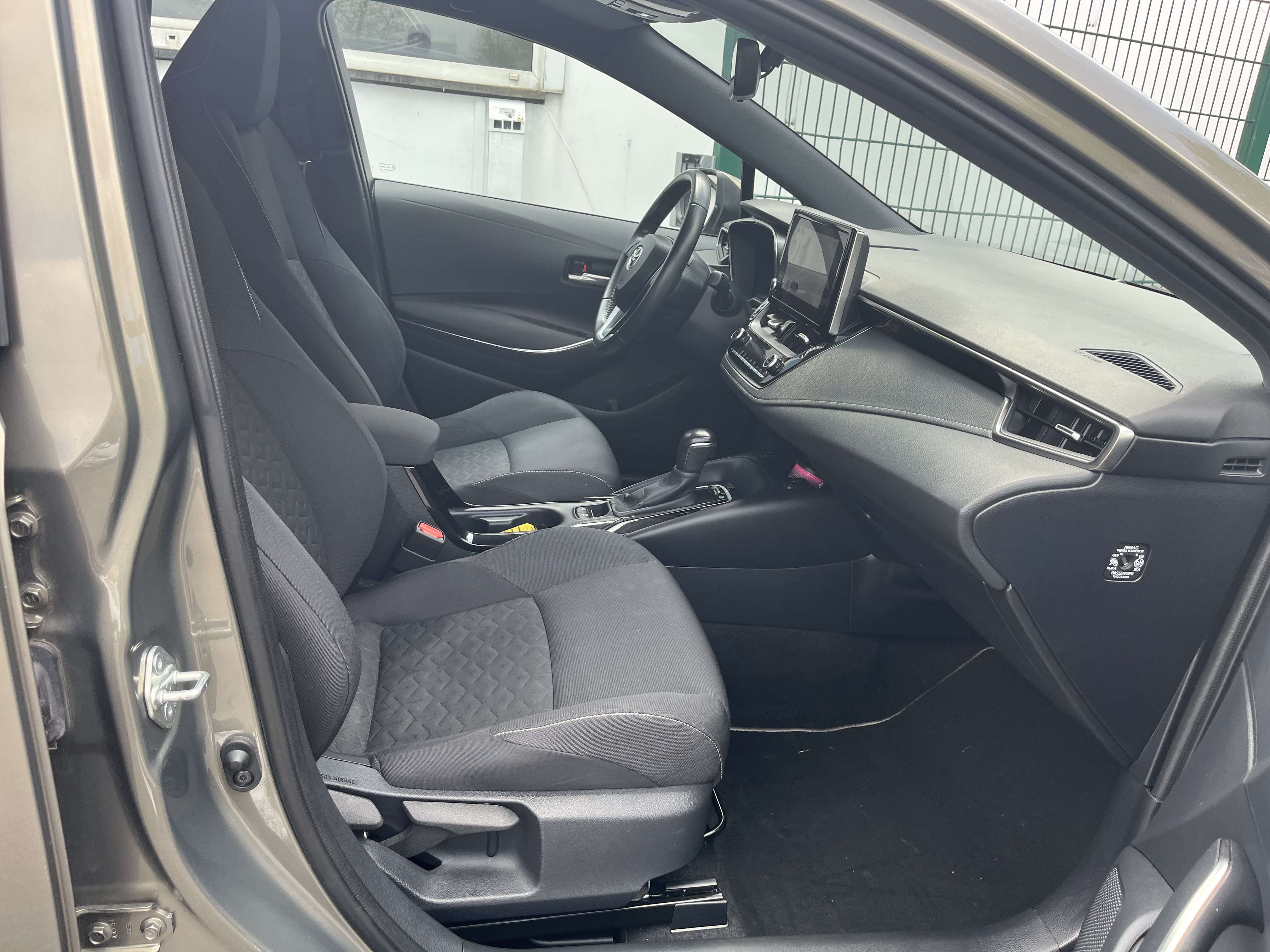 Toyota Corolla 1.8 HYBRID-14.793€+btw+tva-garantie