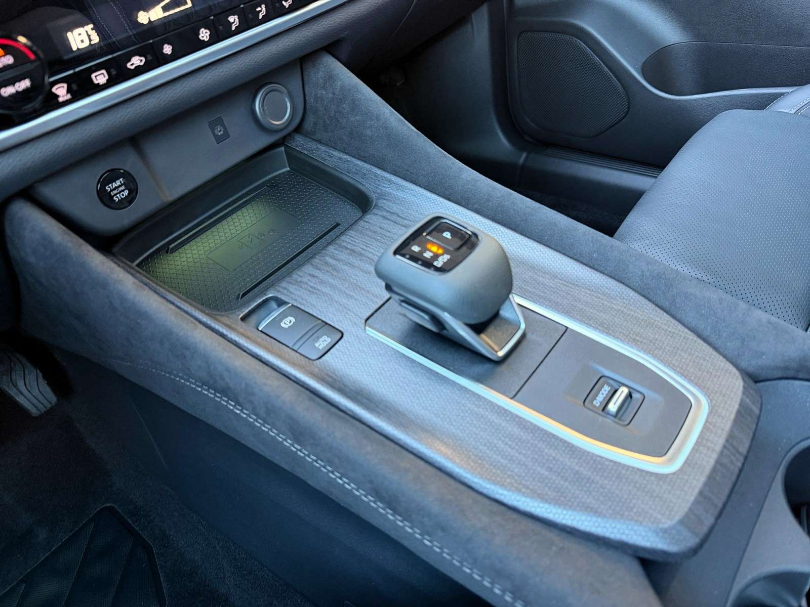 Nissan Qashqai 1.3DIG-T*MHEV*TeknaPlus*Xtronic*Massage*PanoRoof*Carplay*AndroidAuto*Garantie