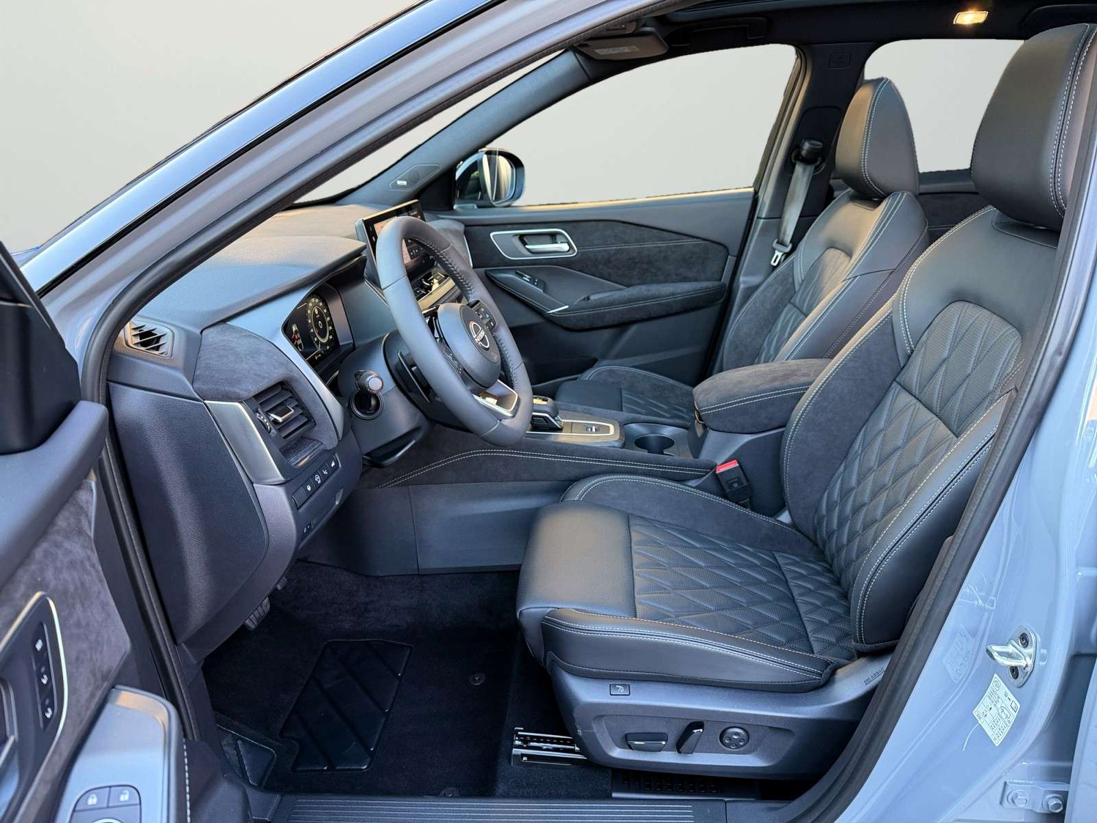 Nissan Qashqai 1.3DIG-T*MHEV*TeknaPlus*Xtronic*Massage*PanoRoof*Carplay*AndroidAuto*Garantie