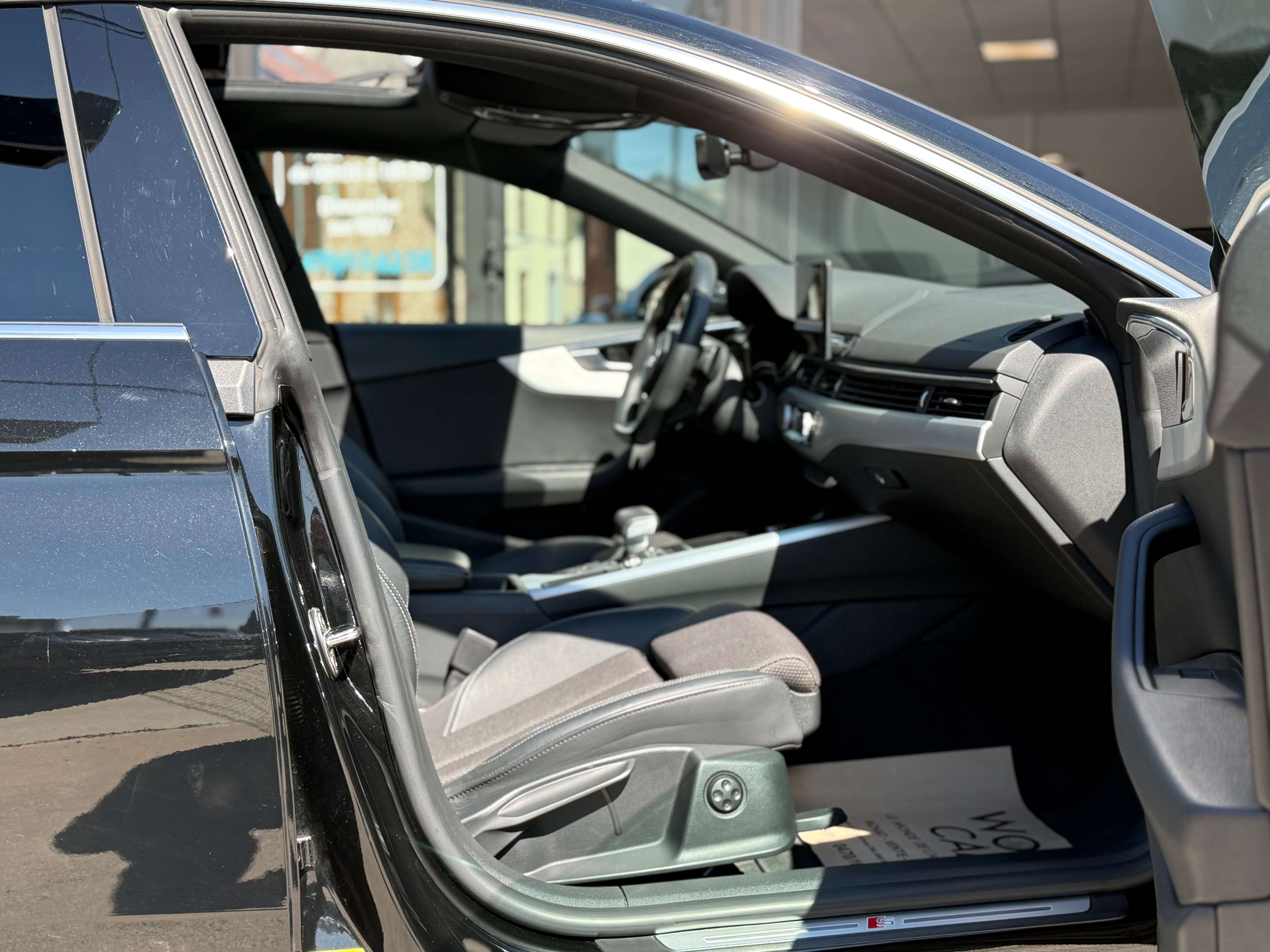 Audi A5 SPORTBACK 40 TFSI S LINE S-TRONIC - COCKPIT - TOIT PANO - DISTRO - CAMERA - ANGLES MORTS - LINE ASSIST - FULL OPTIONS