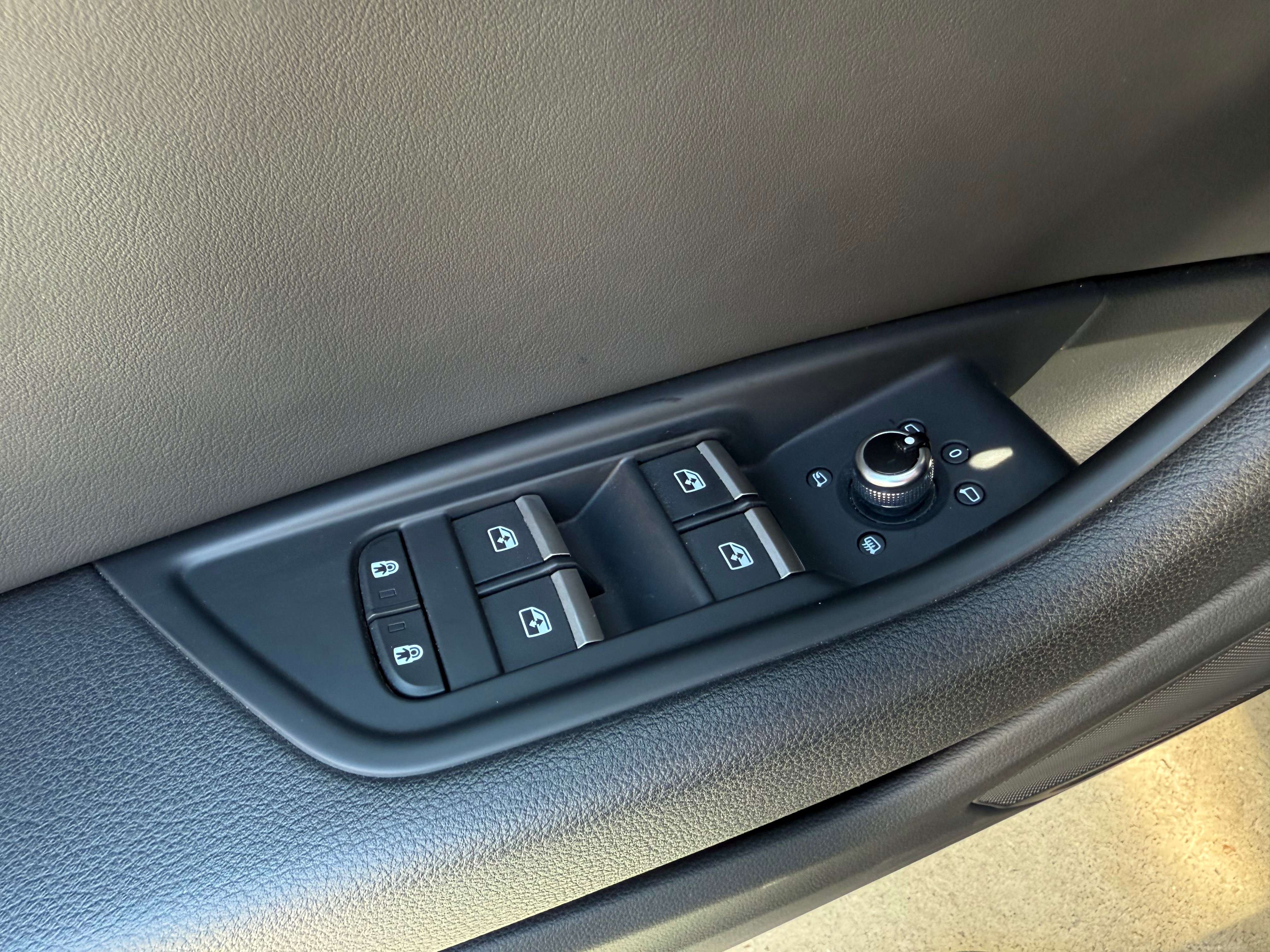 Audi A5 SPORTBACK 40 TFSI S LINE S-TRONIC - COCKPIT - TOIT PANO - DISTRO - CAMERA - ANGLES MORTS - LINE ASSIST - FULL OPTIONS