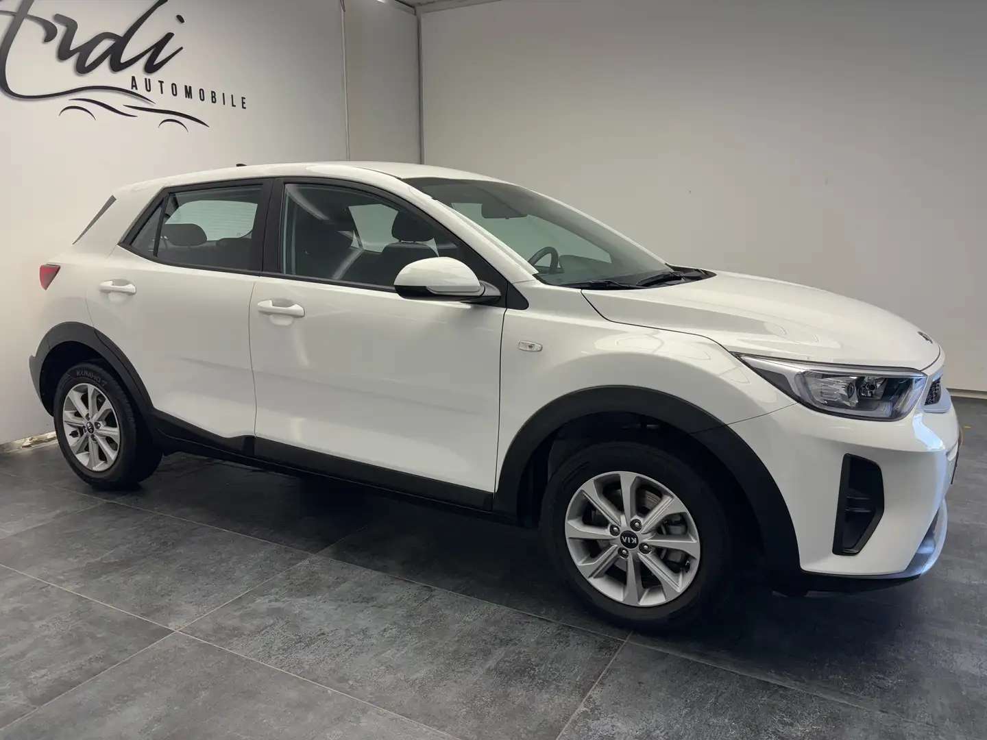 Kia Stonic 1.2i *CARPLAY*CAMERA*1ER PROPRIO*GARANTIE 12 MOIS*