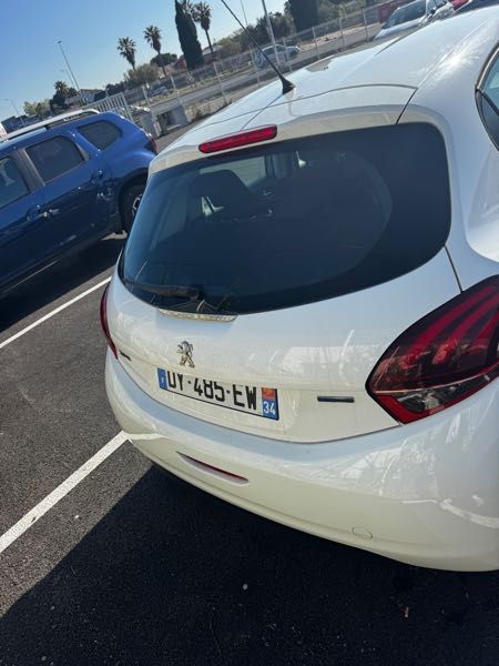 Peugeot 208 (2) 1.2 PURETECH 82 ALLURE 5P