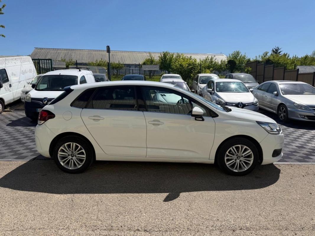 Citroen C4 1.6 BLUEHDI 100cv CARPLAY - VIDANGE MOTEUR OK- RADAR DE RECUL CLIMATISATION AUTOMATIQUE
