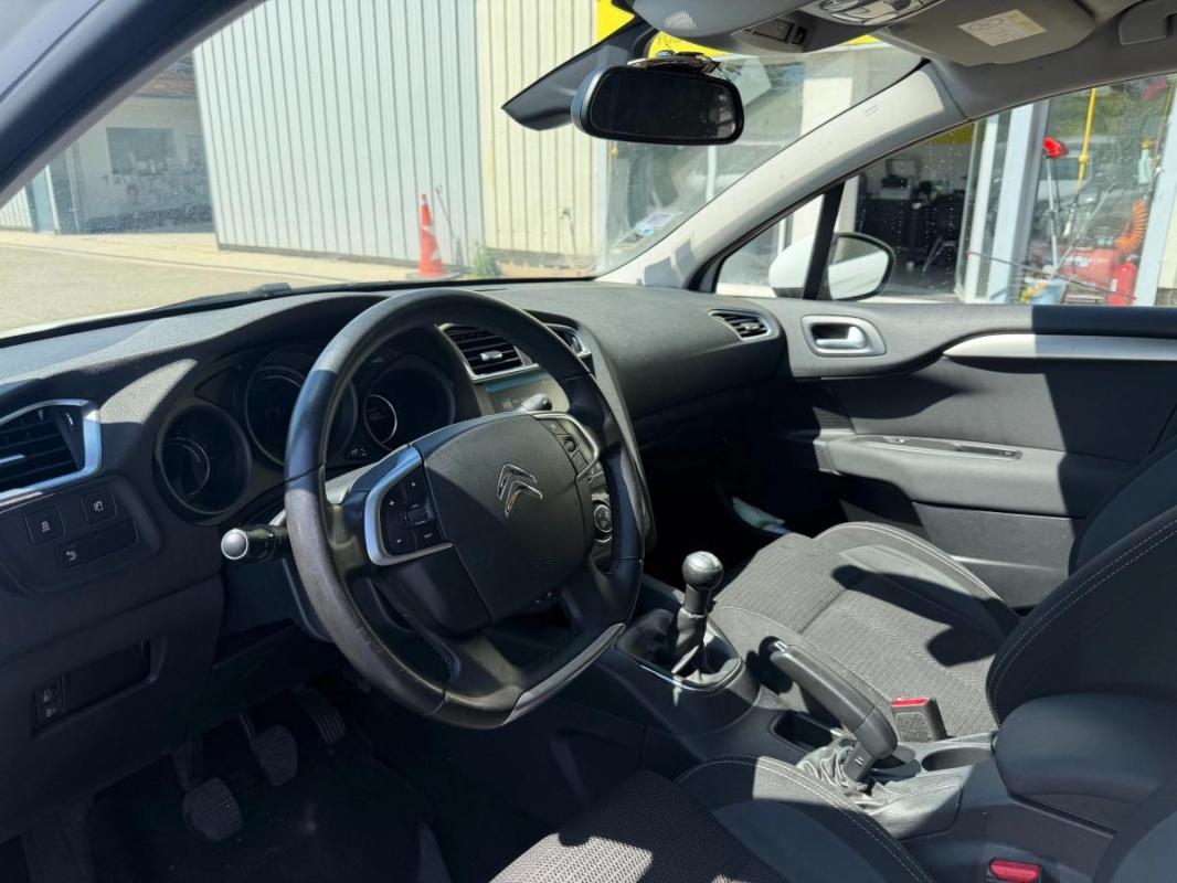 Citroen C4 1.6 BLUEHDI 100cv CARPLAY - VIDANGE MOTEUR OK- RADAR DE RECUL CLIMATISATION AUTOMATIQUE
