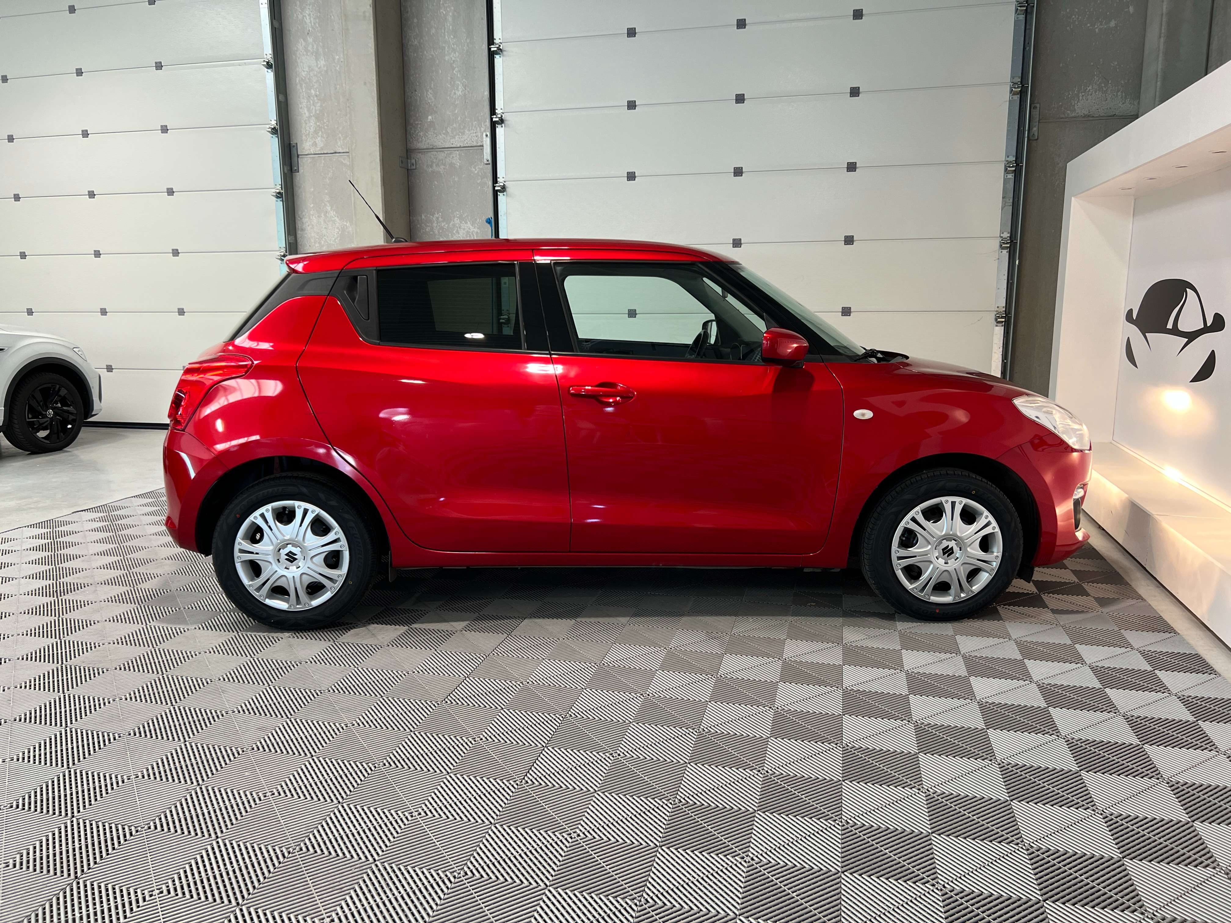 Suzuki Swift Swift 1.2 ESSENCE /CLIM/GPS/CAMERA DE RECULE/BLUETOOTH..
