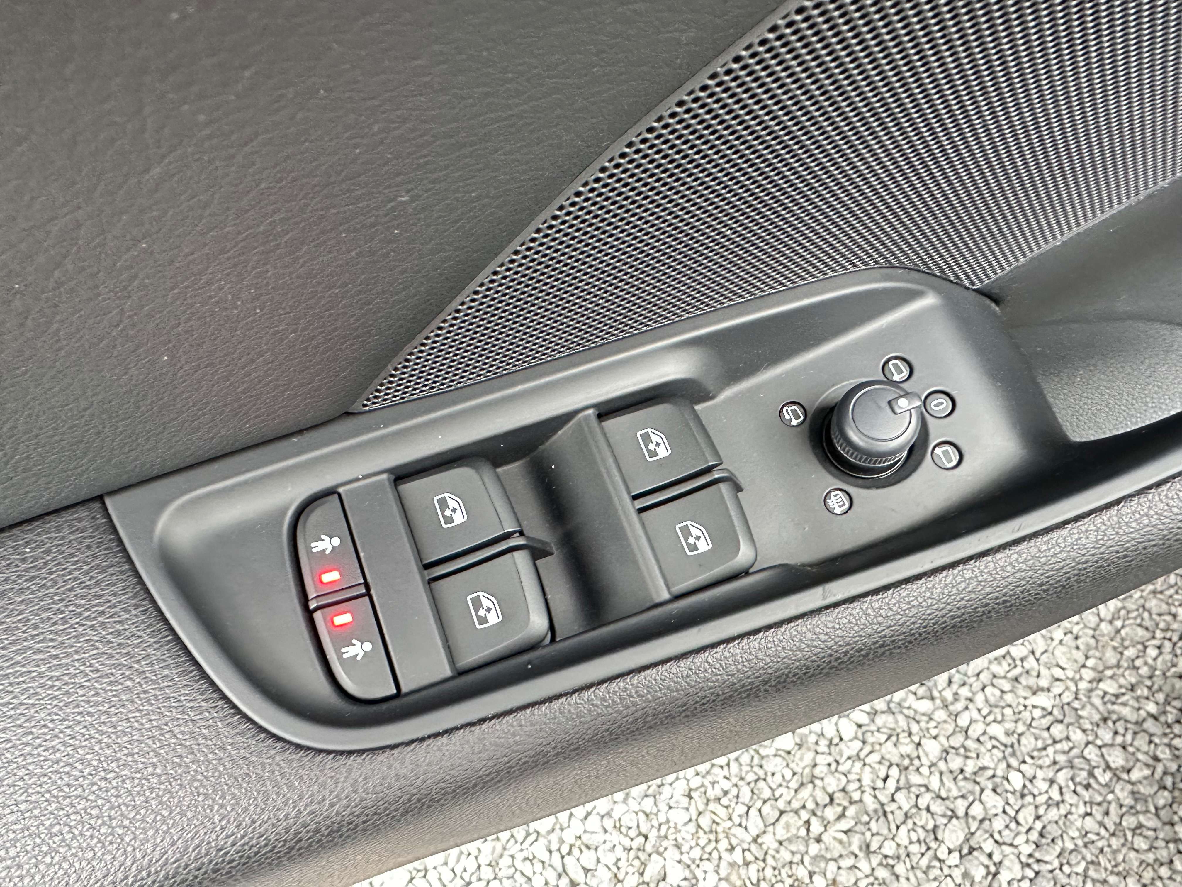 Audi A3 1.6*SPORTBACK*1ER PROP*CUIR*SIEGE CHAUFFANT*LED*NAVI*GARANTIE*