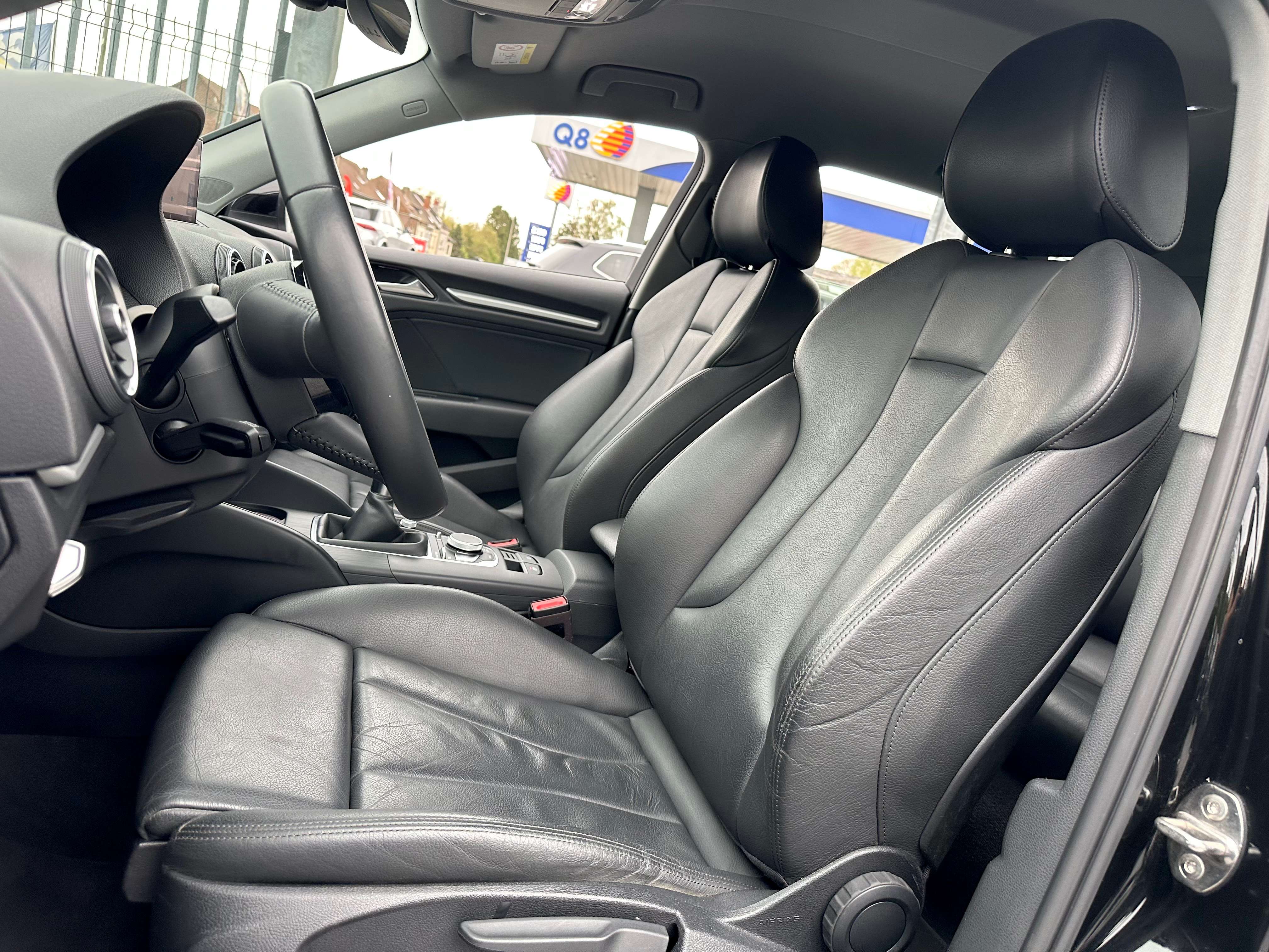 Audi A3 1.6*SPORTBACK*1ER PROP*CUIR*SIEGE CHAUFFANT*LED*NAVI*GARANTIE*