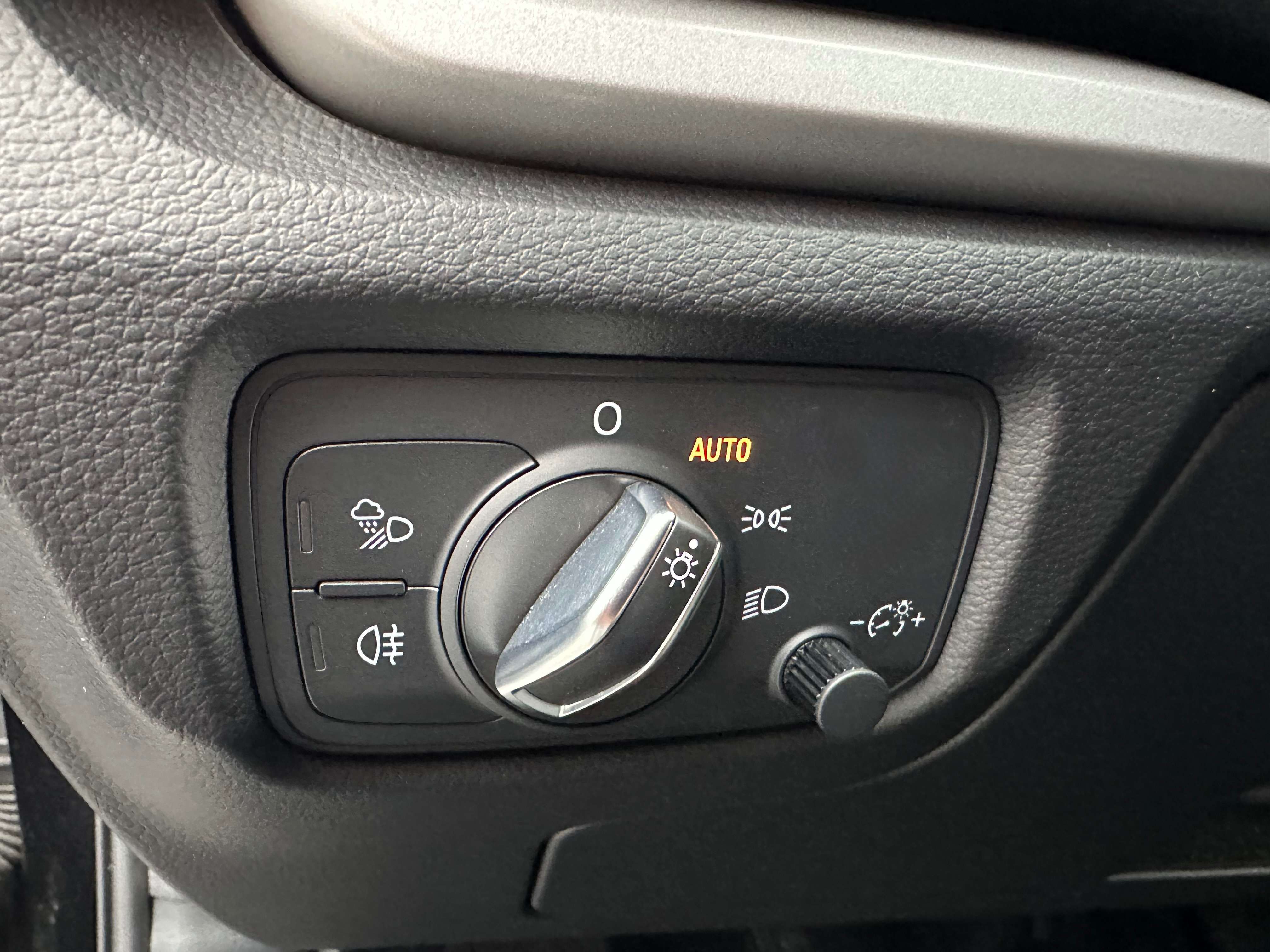 Audi A3 1.6*SPORTBACK*1ER PROP*CUIR*SIEGE CHAUFFANT*LED*NAVI*GARANTIE*