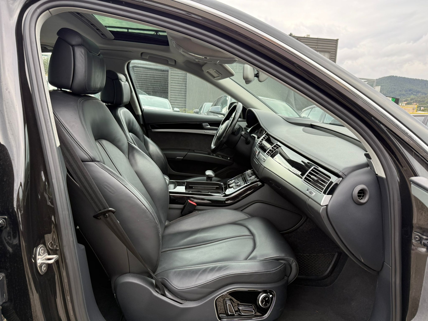 Audi A8 3.0 V6 TDI 262CH CLEAN DIESEL AVUS QUATTRO TIPTRONIC