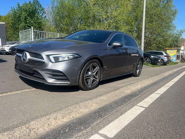 Mercedes-Benz A 180 AMG Line } 2035 FULL 1er PROPRIO CRÉDIT 100% GARANTIE COMME NEUVE