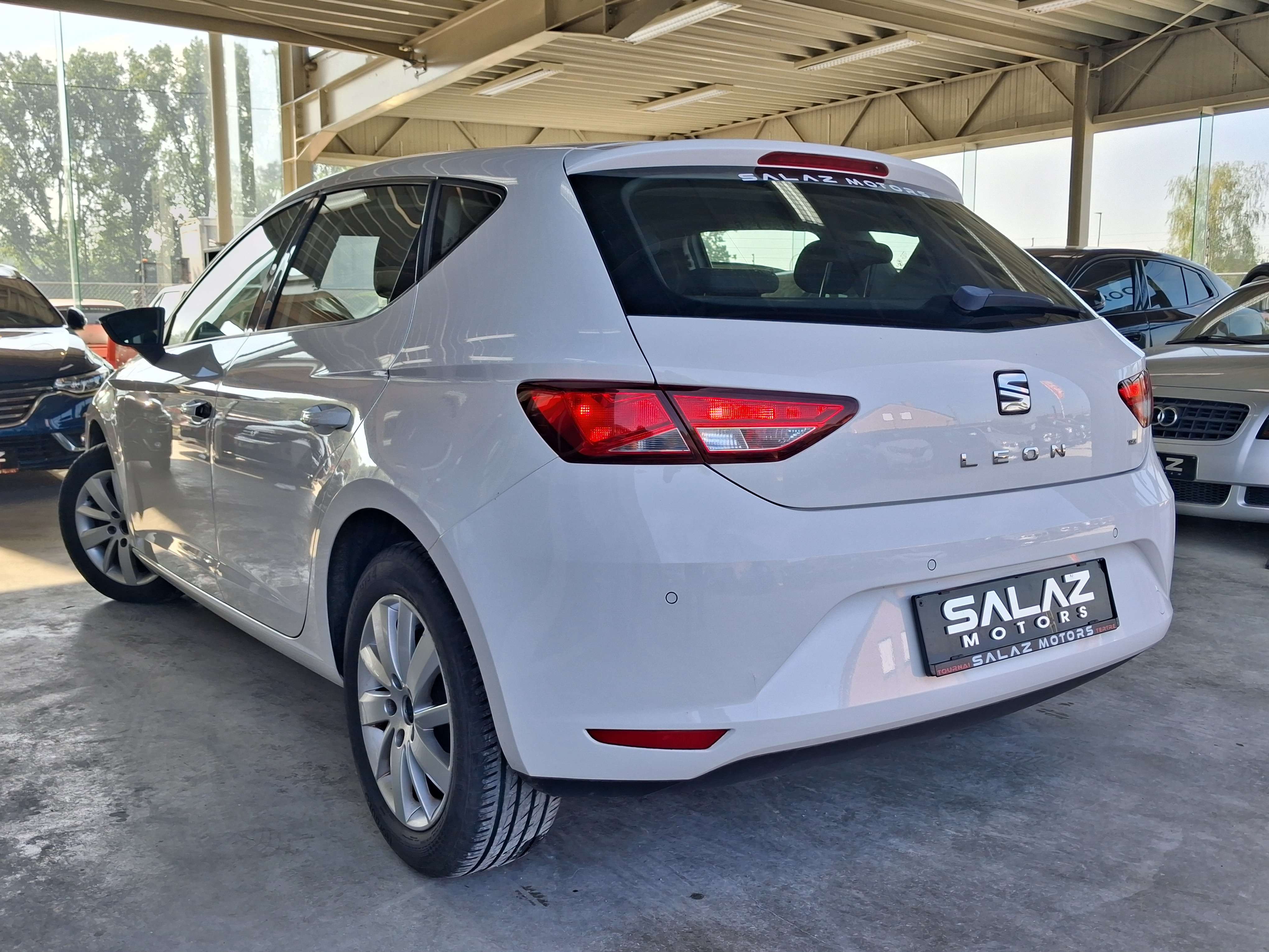 SEAT Leon Leon 1.6 CR TDi ROYALE EDITION/1 ER PROP/CARNET/FULL CARNET