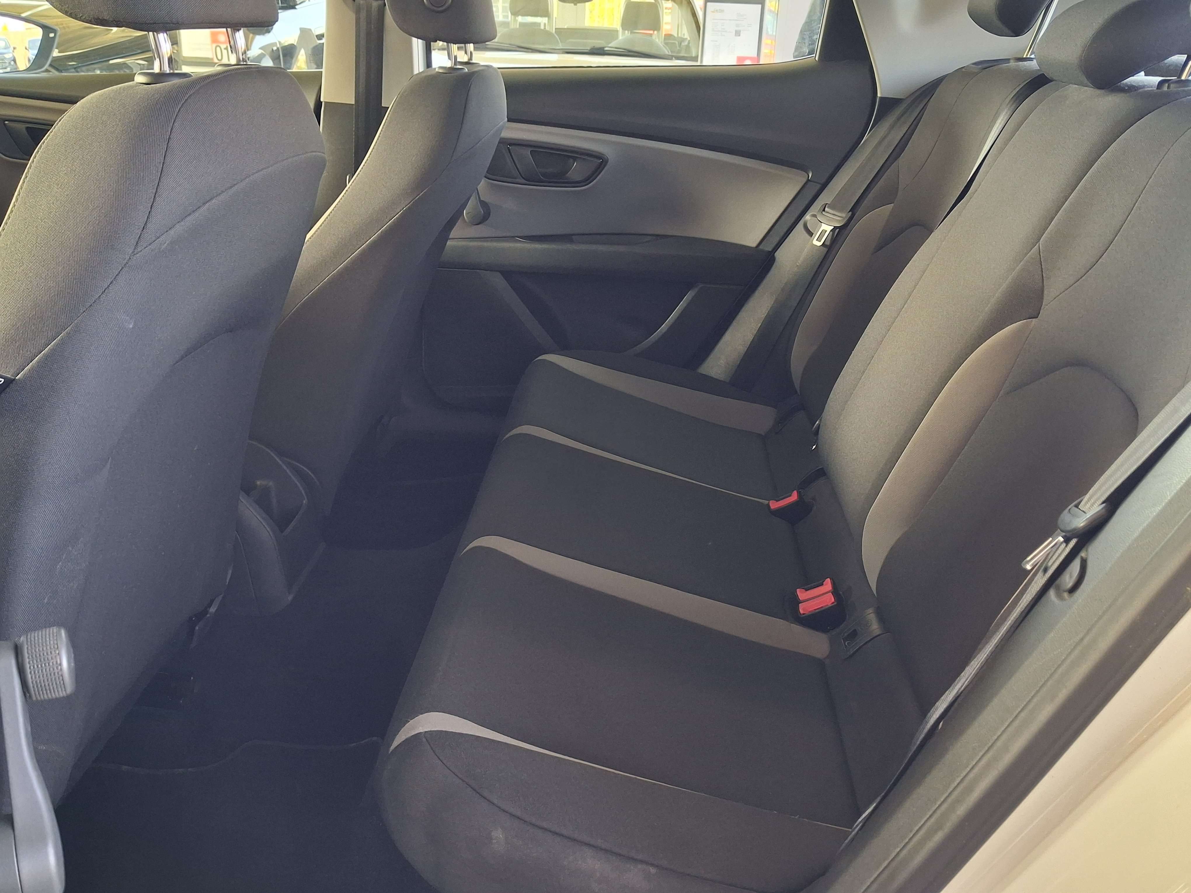 SEAT Leon Leon 1.6 CR TDi ROYALE EDITION/1 ER PROP/CARNET/FULL CARNET