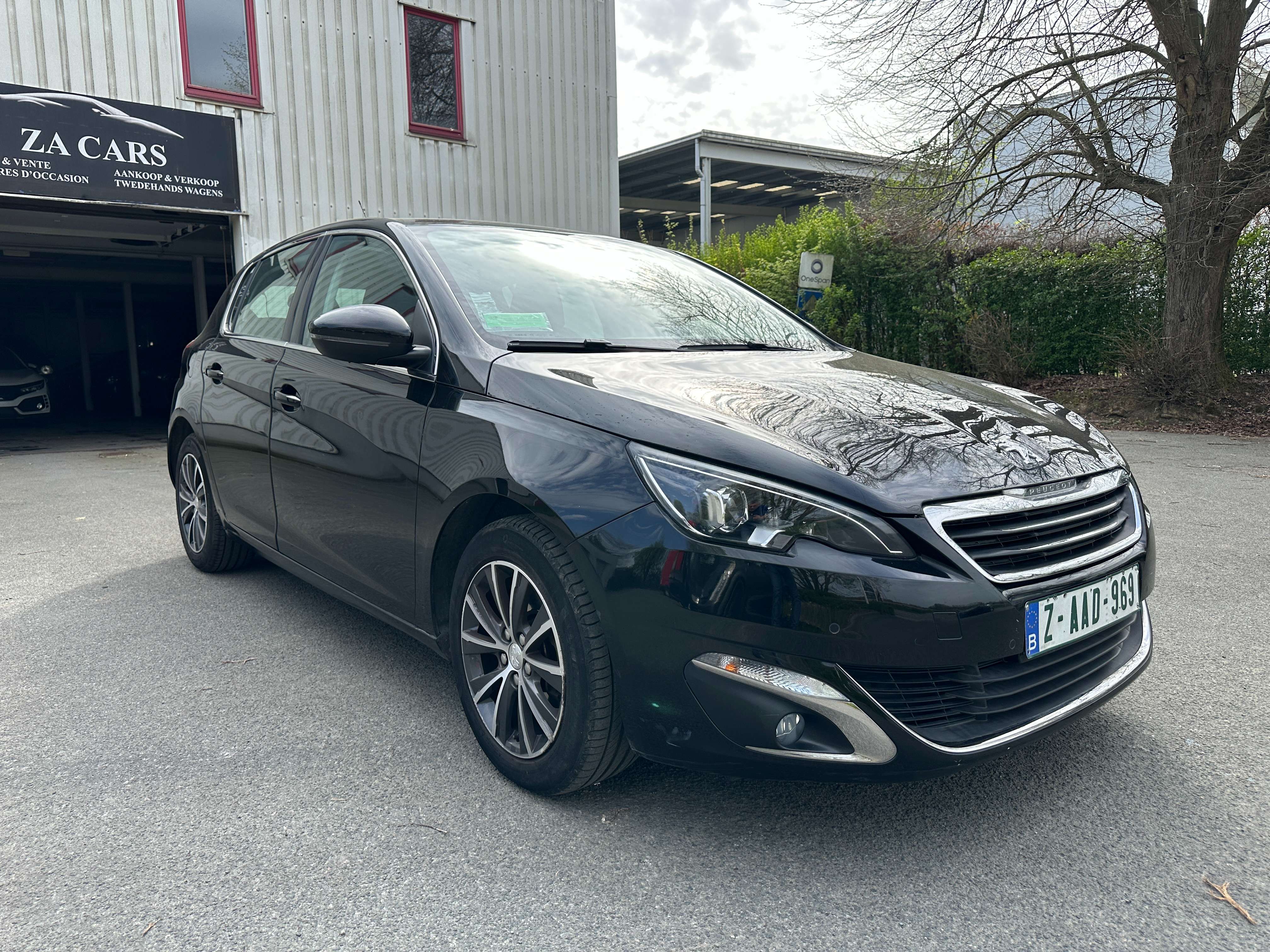 Peugeot 308 308 1.2 PureTech Allure STT