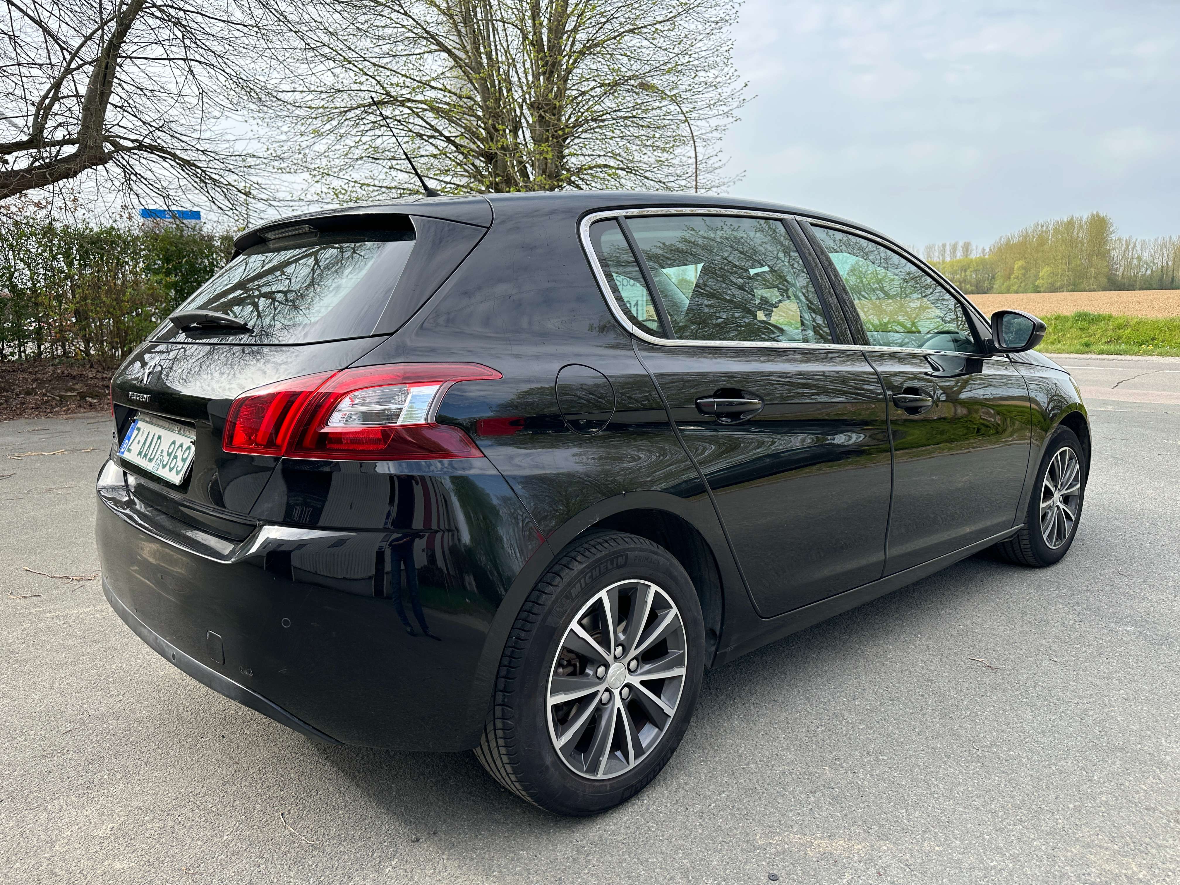 Peugeot 308 308 1.2 PureTech Allure STT