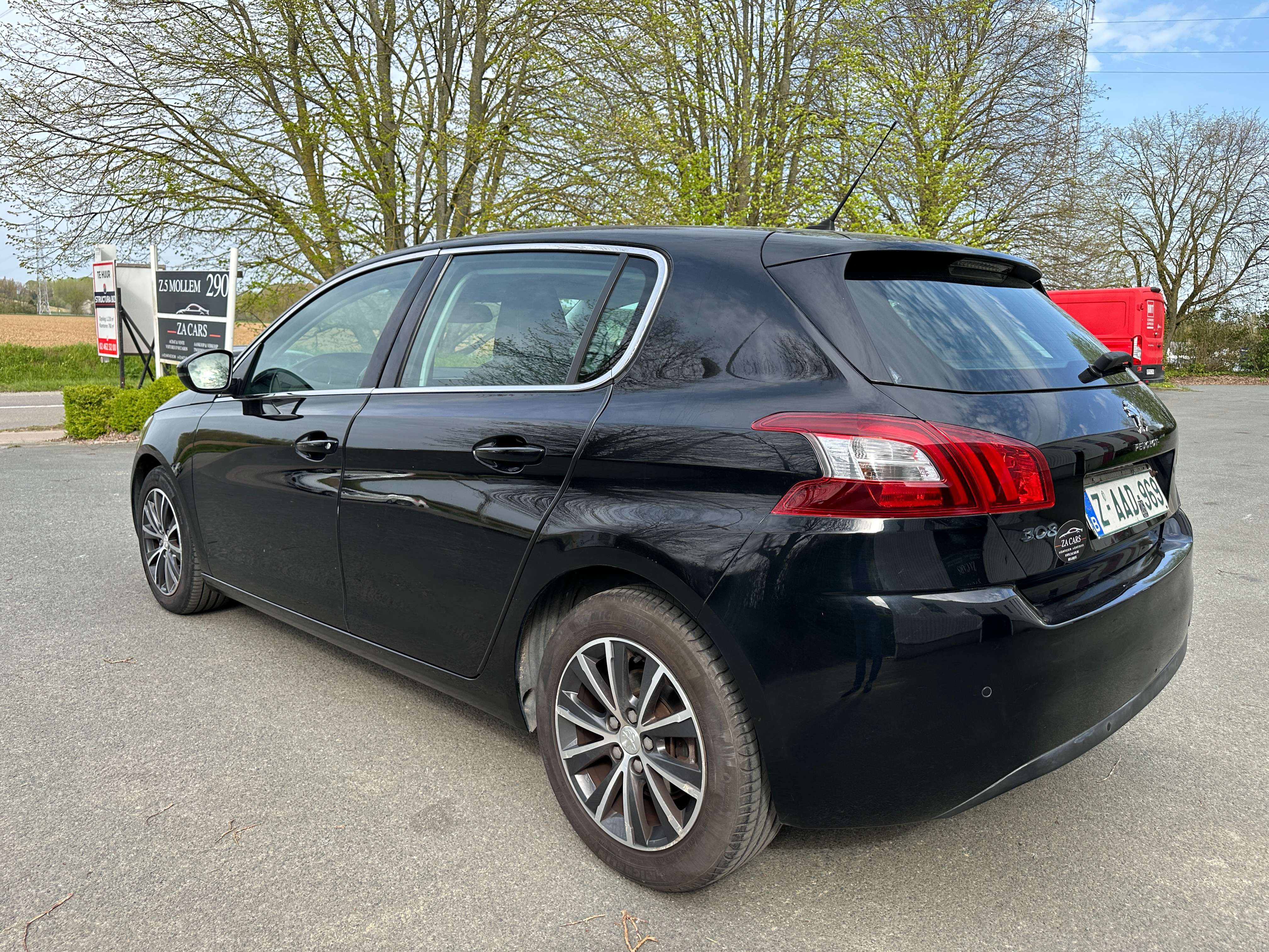 Peugeot 308 308 1.2 PureTech Allure STT