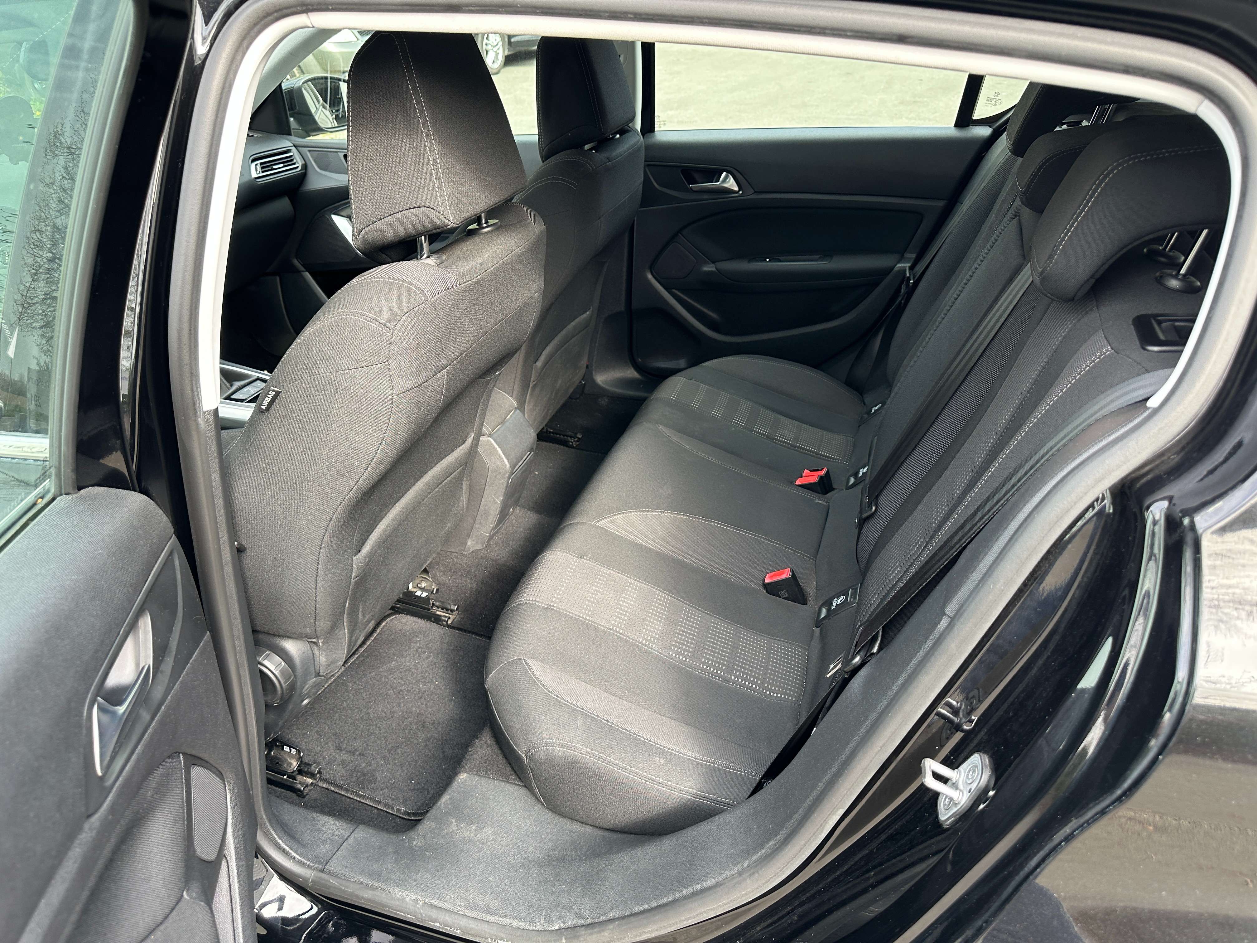 Peugeot 308 308 1.2 PureTech Allure STT