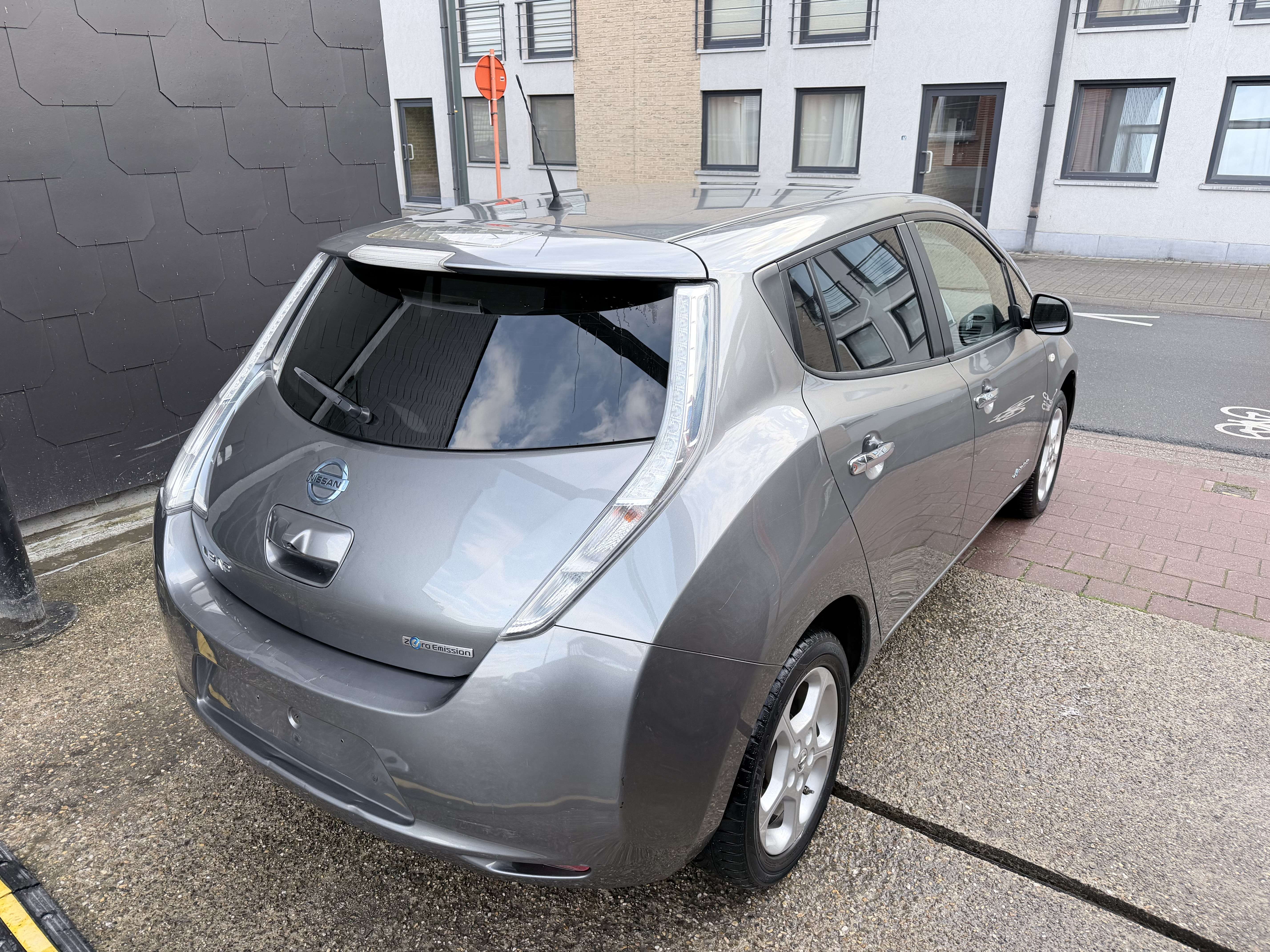 Nissan Leaf 30 kWh Tekna Edition | 360° Camera | Navigatie | Cruise Control | Stoelverwarming