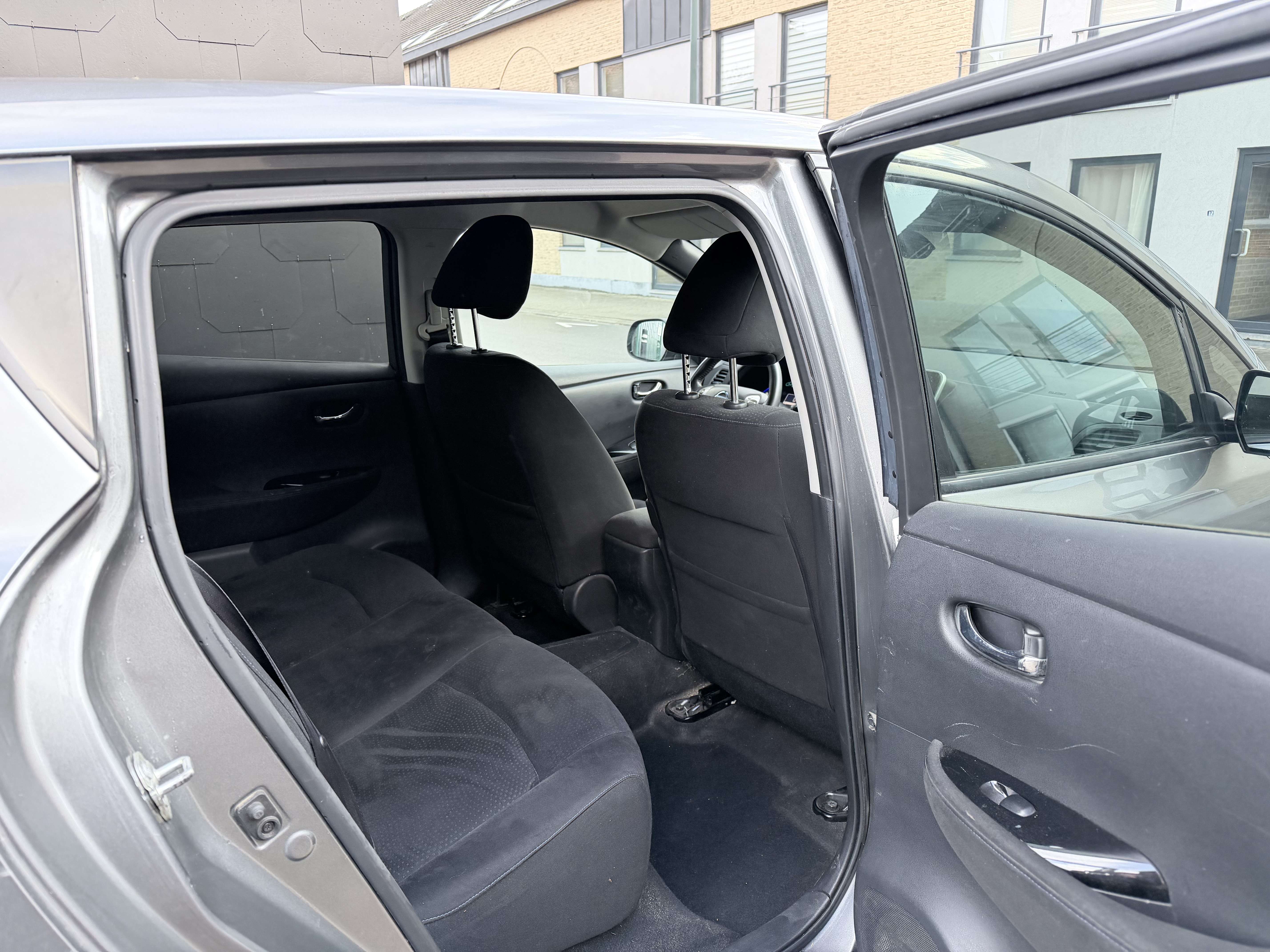 Nissan Leaf 30 kWh Tekna Edition | 360° Camera | Navigatie | Cruise Control | Stoelverwarming