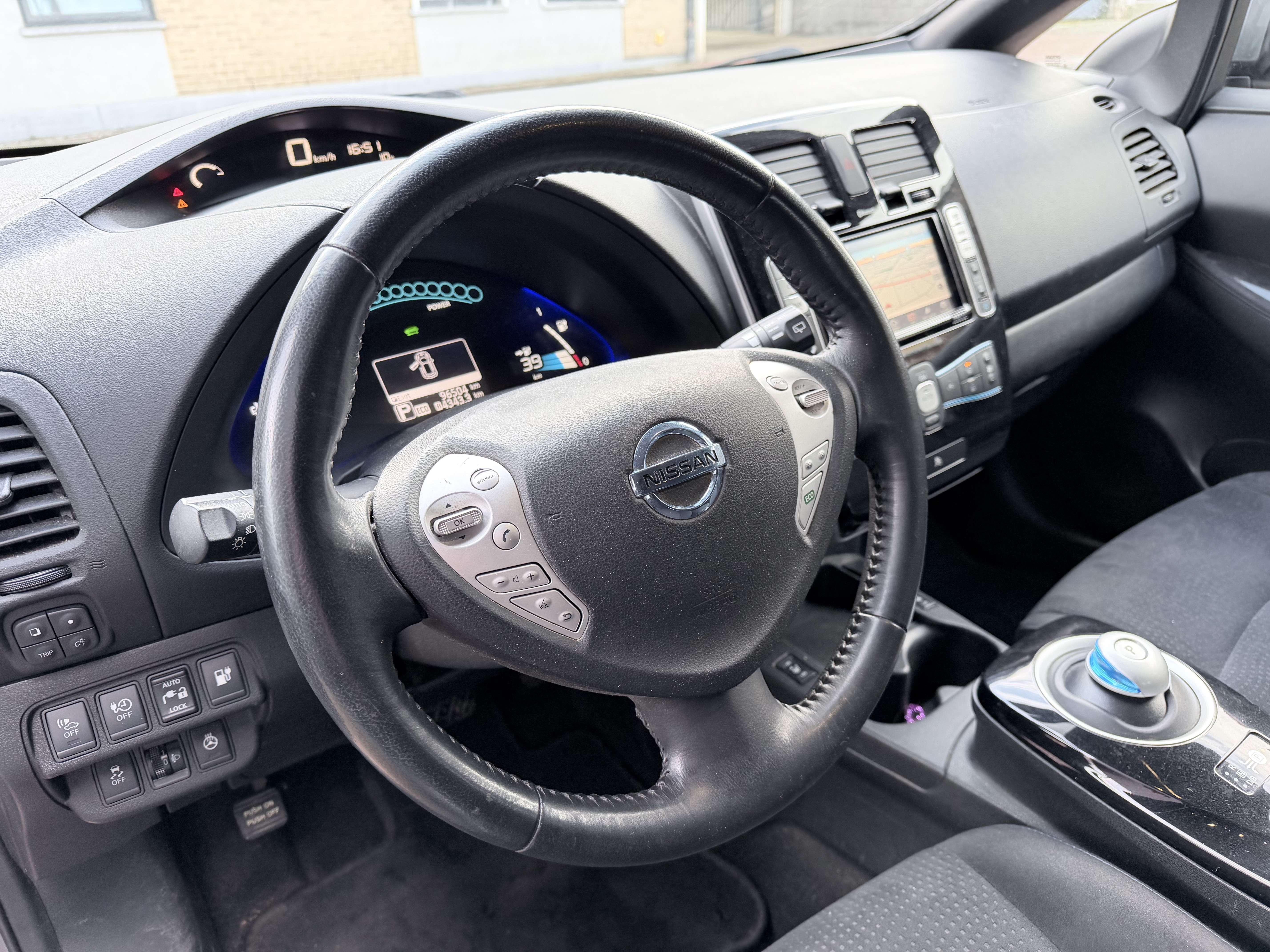 Nissan Leaf 30 kWh Tekna Edition | 360° Camera | Navigatie | Cruise Control | Stoelverwarming