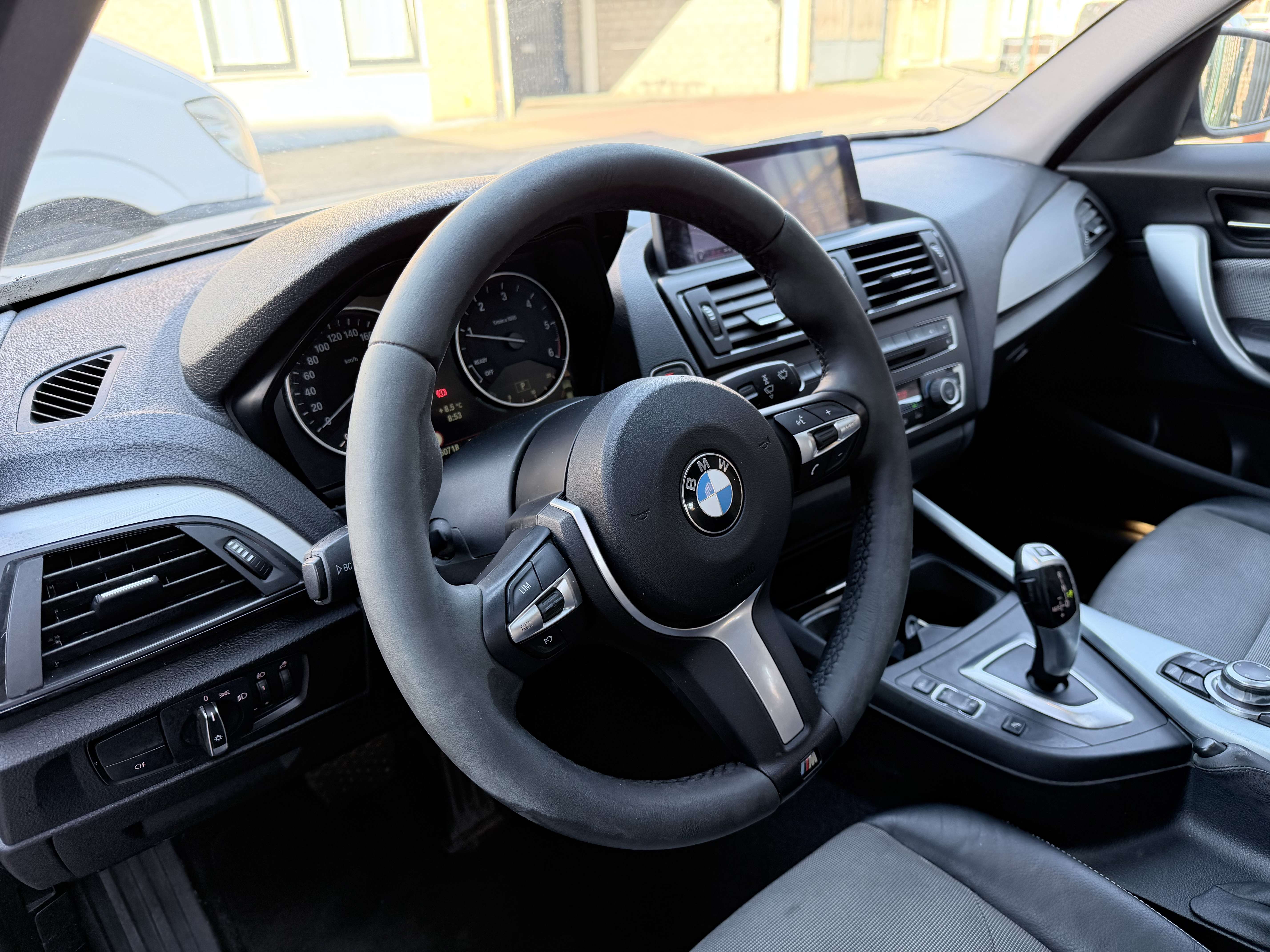 BMW 118 OPEN DAK | AUTOMAAT | NAVI | ZETEL VERWARMING