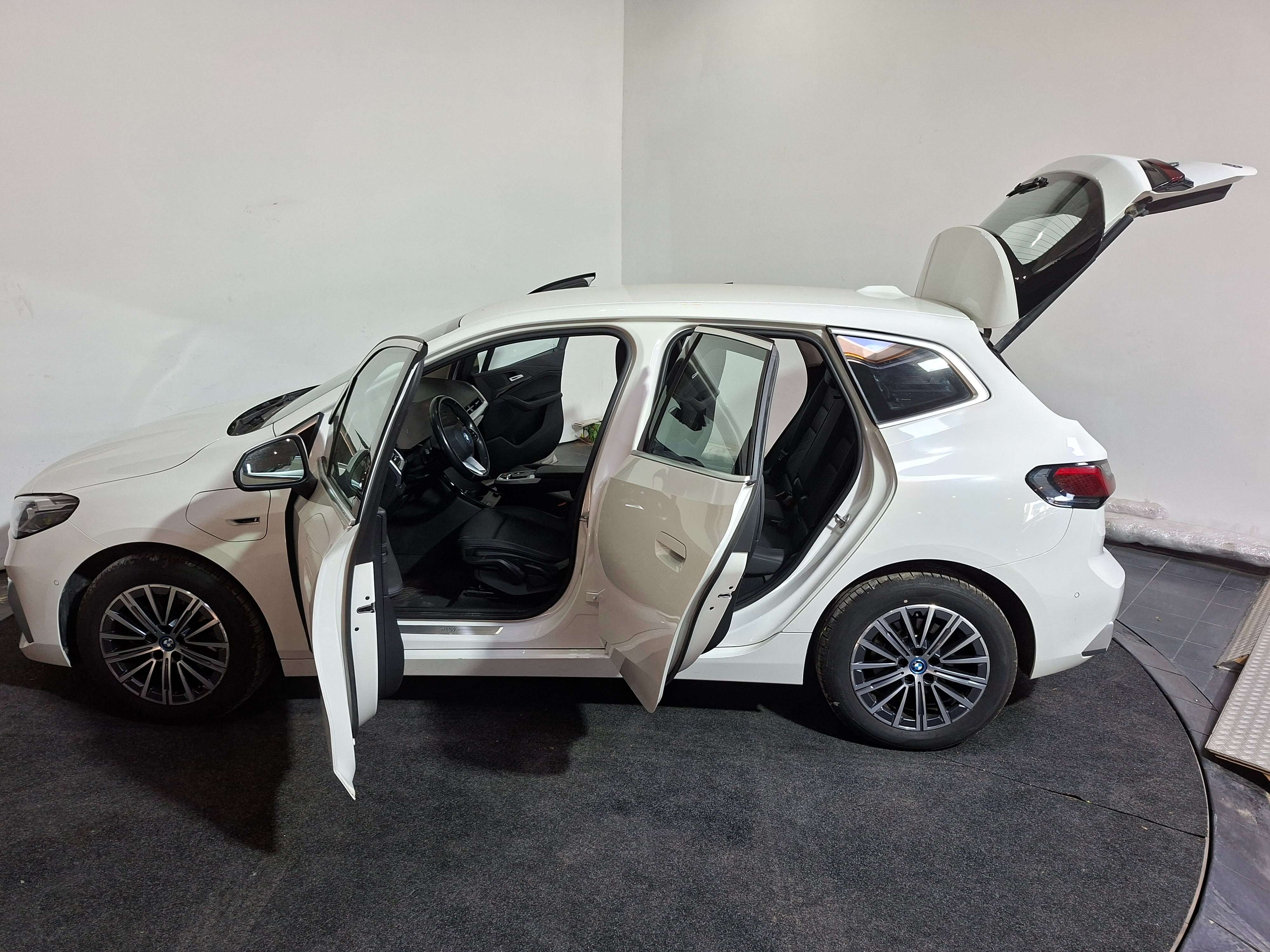 BMW 225 Bmw 225E XDrive 1.5cc I 2 JAAR GRATIS ONDERHOUD I  Hybride | Airco | Automaat | Navi |
