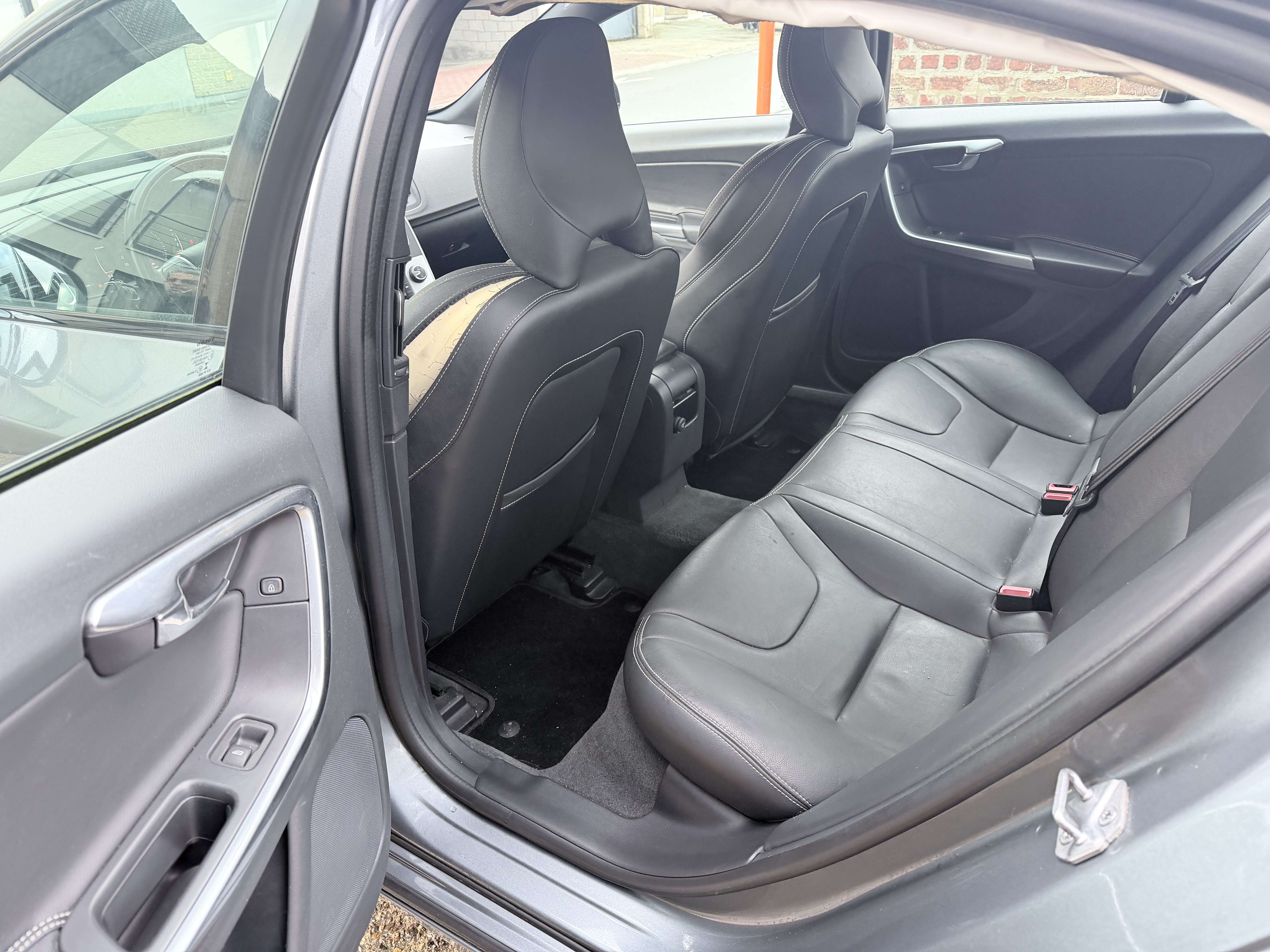 Volvo S60 2.0 D2 Summum Edition | Navi | Leder | PDC | Cruise | Euro 6