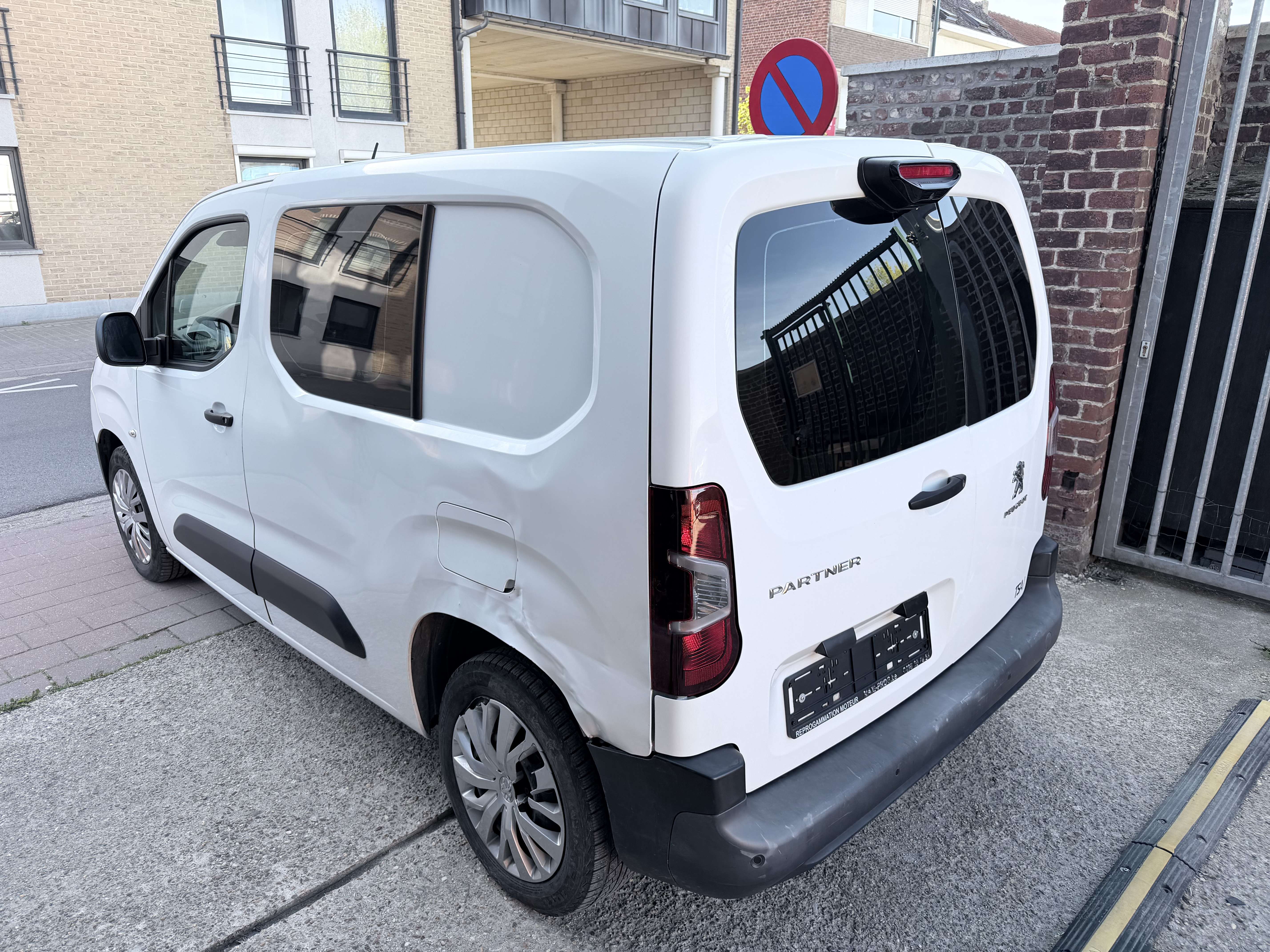 Peugeot Partner 1.5 BlueHDi Edition Asphalt | Navigatie | Airco | Cruise Control | Achteruitrijcamera | Bluetooth