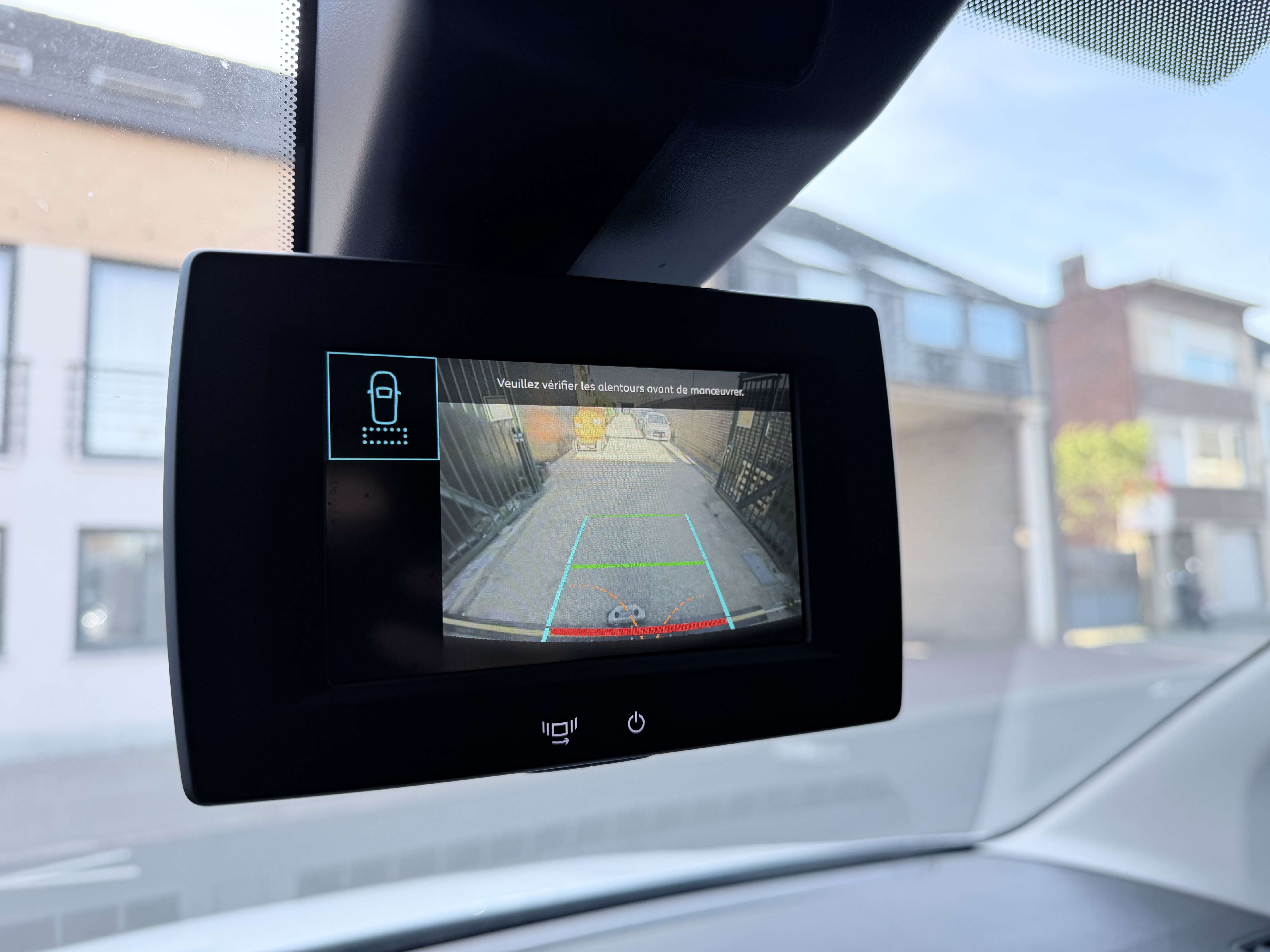 Peugeot Partner 1.5 BlueHDi Edition Asphalt | Navigatie | Airco | Cruise Control | Achteruitrijcamera | Bluetooth