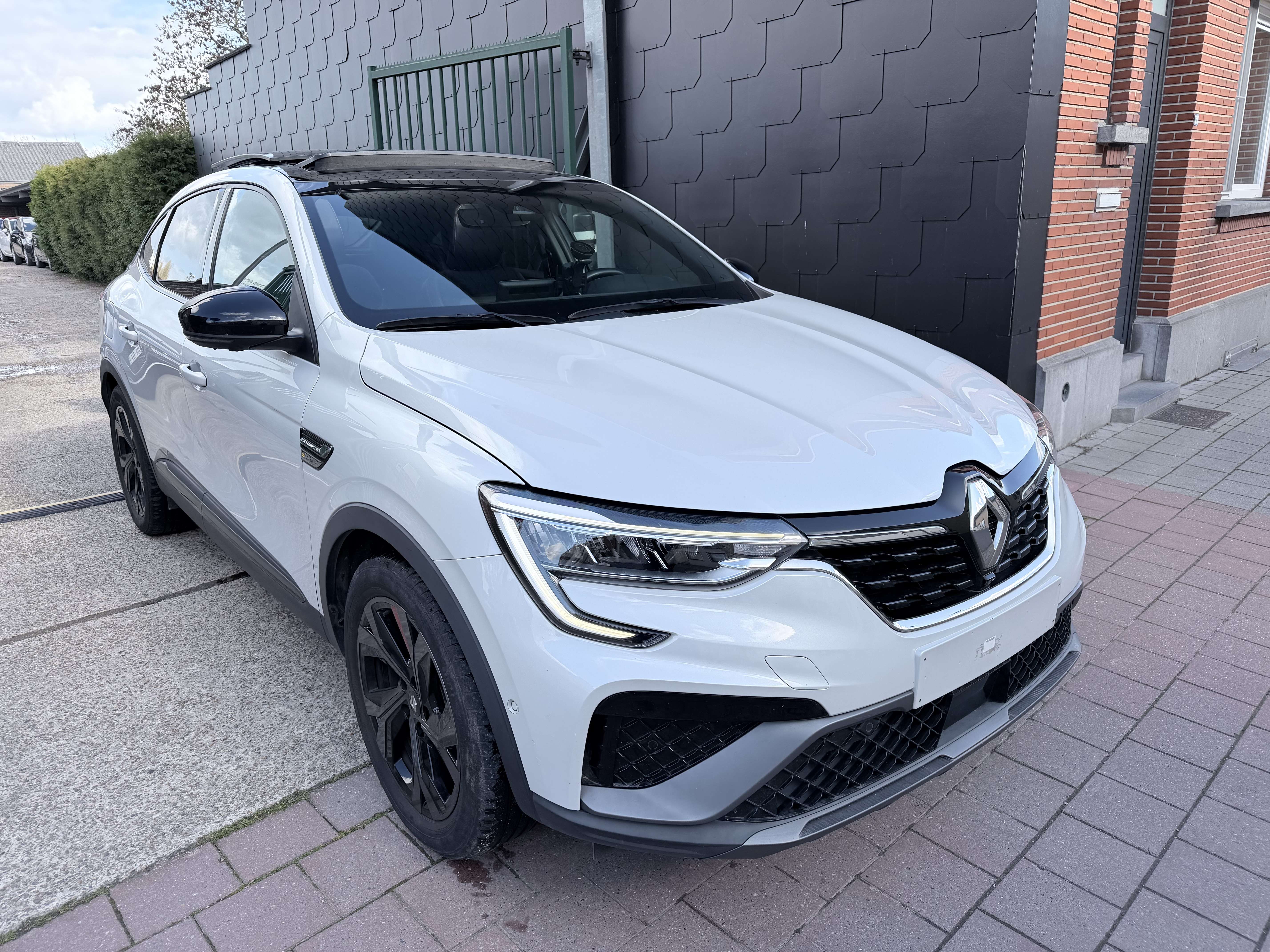 Renault Arkana Hybrid R.S. Line | Pano | CarPlay | Leder