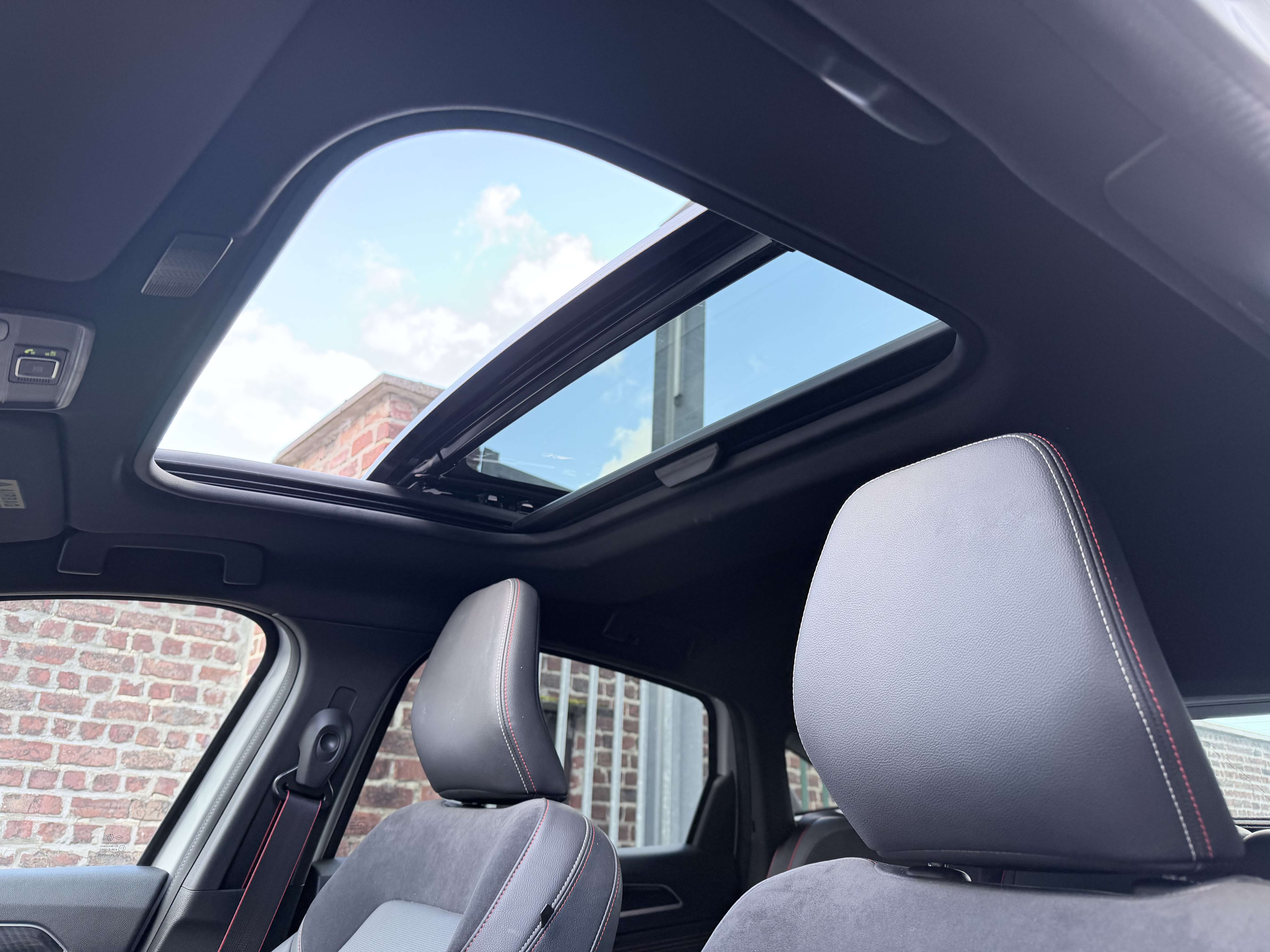Renault Arkana Hybrid R.S. Line | Pano | CarPlay | Leder
