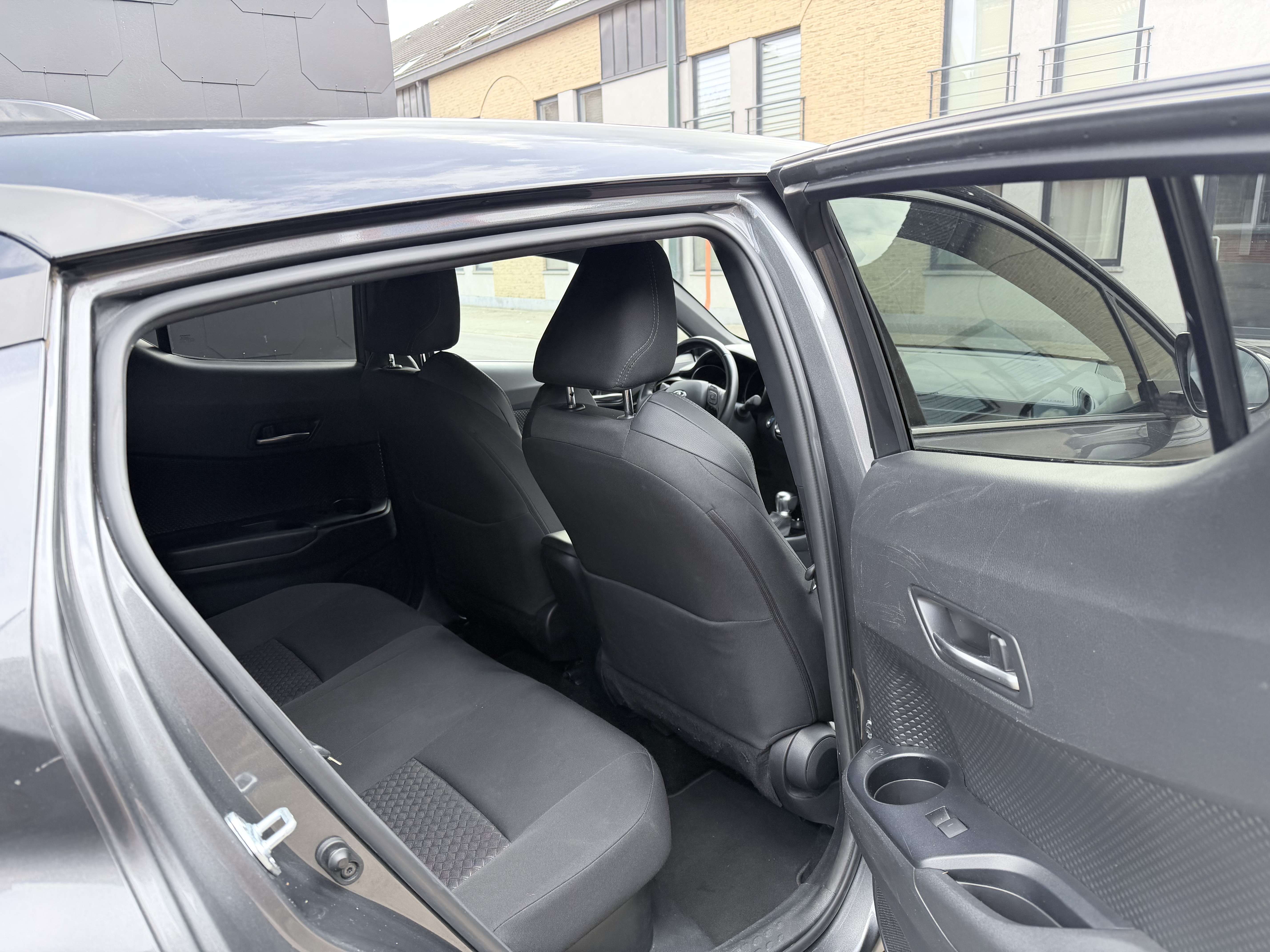 Toyota C-HR 1.8 Hybrid Edition e-CVT | Camera | Navi | CarPlay | LED