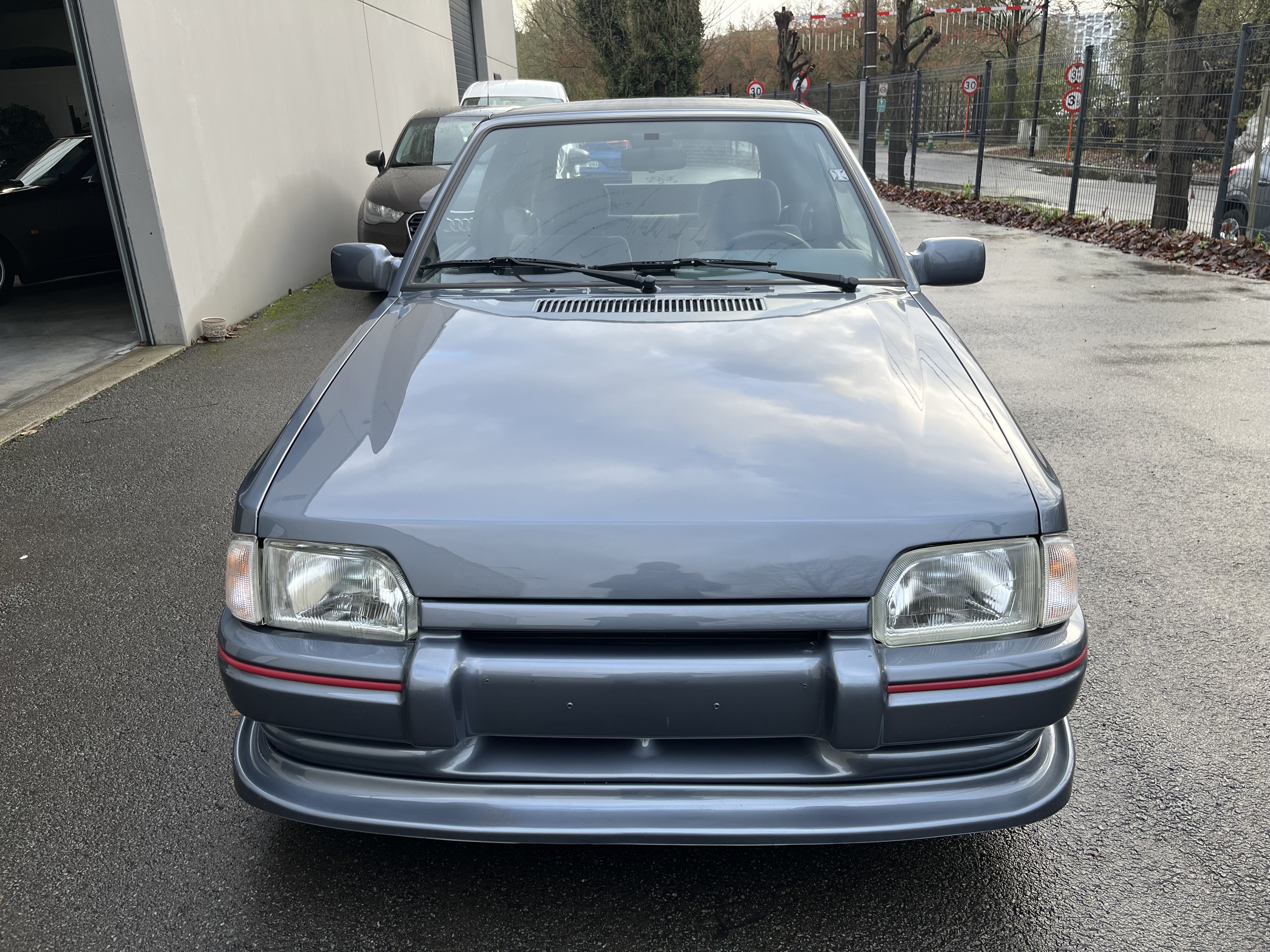 Ford Escort (2) XR3 105