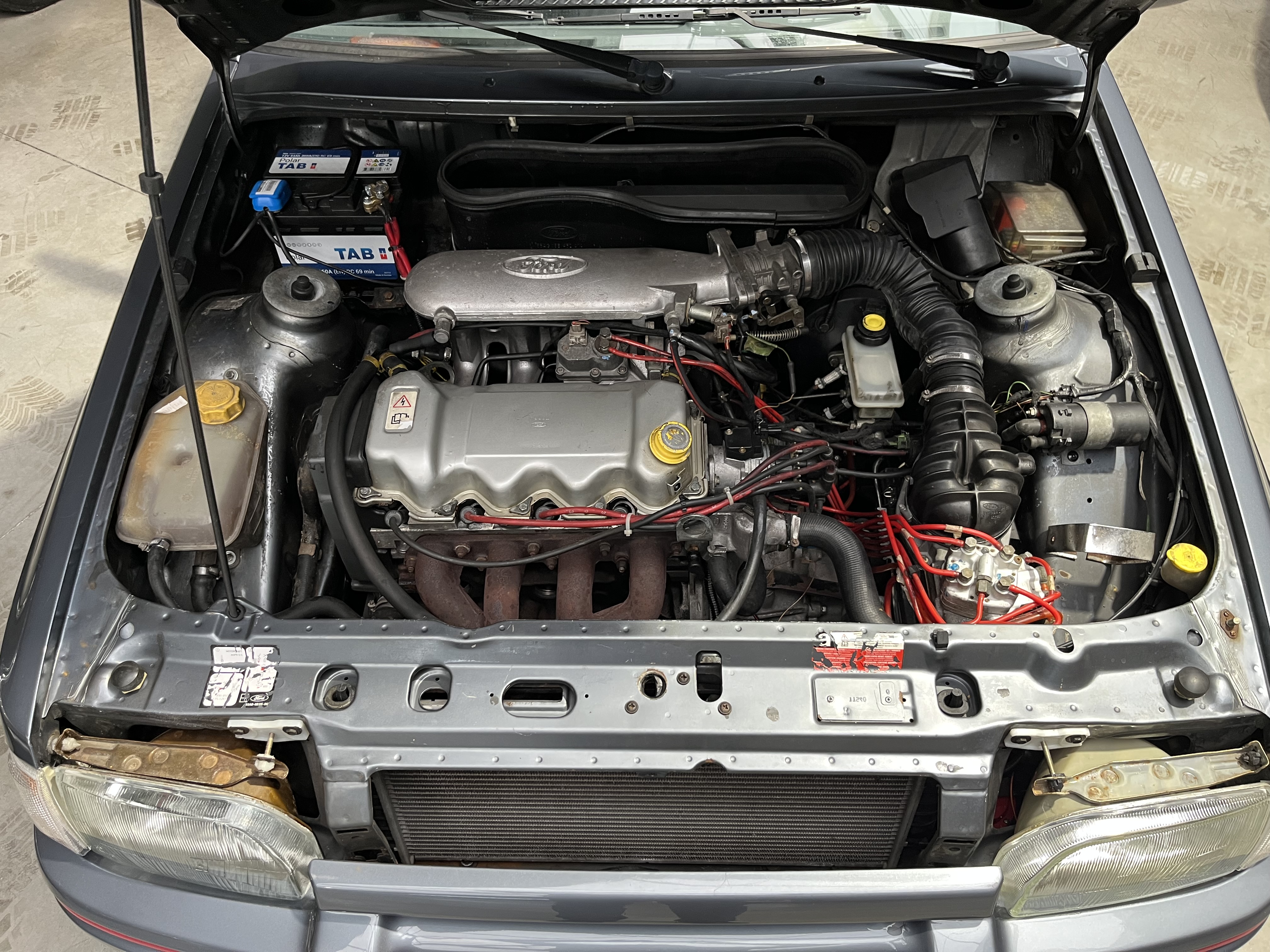 Ford Escort (2) XR3 105