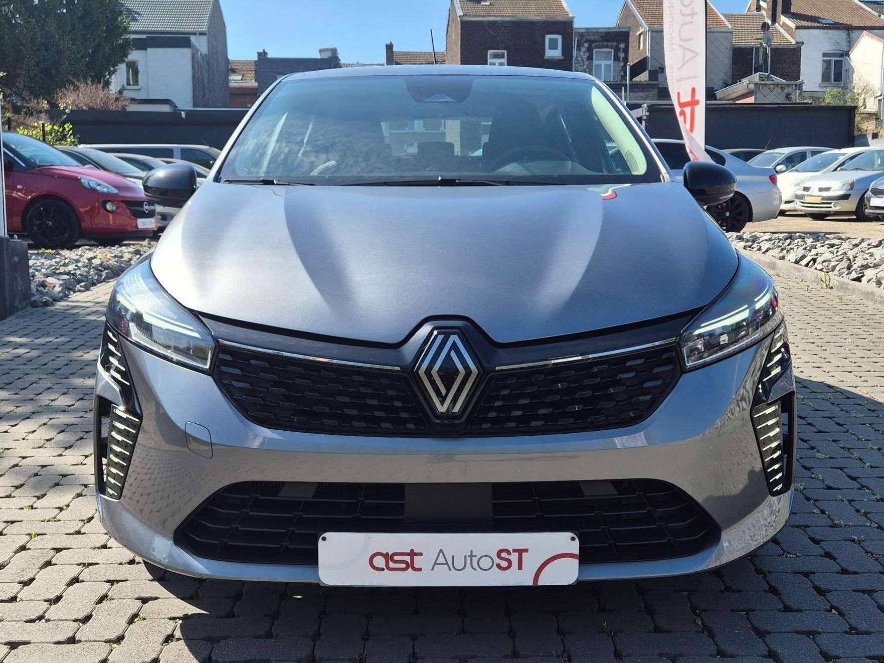 Renault Clio Clio Hybrid 1.6i E-TECH // Contrat entretien !
