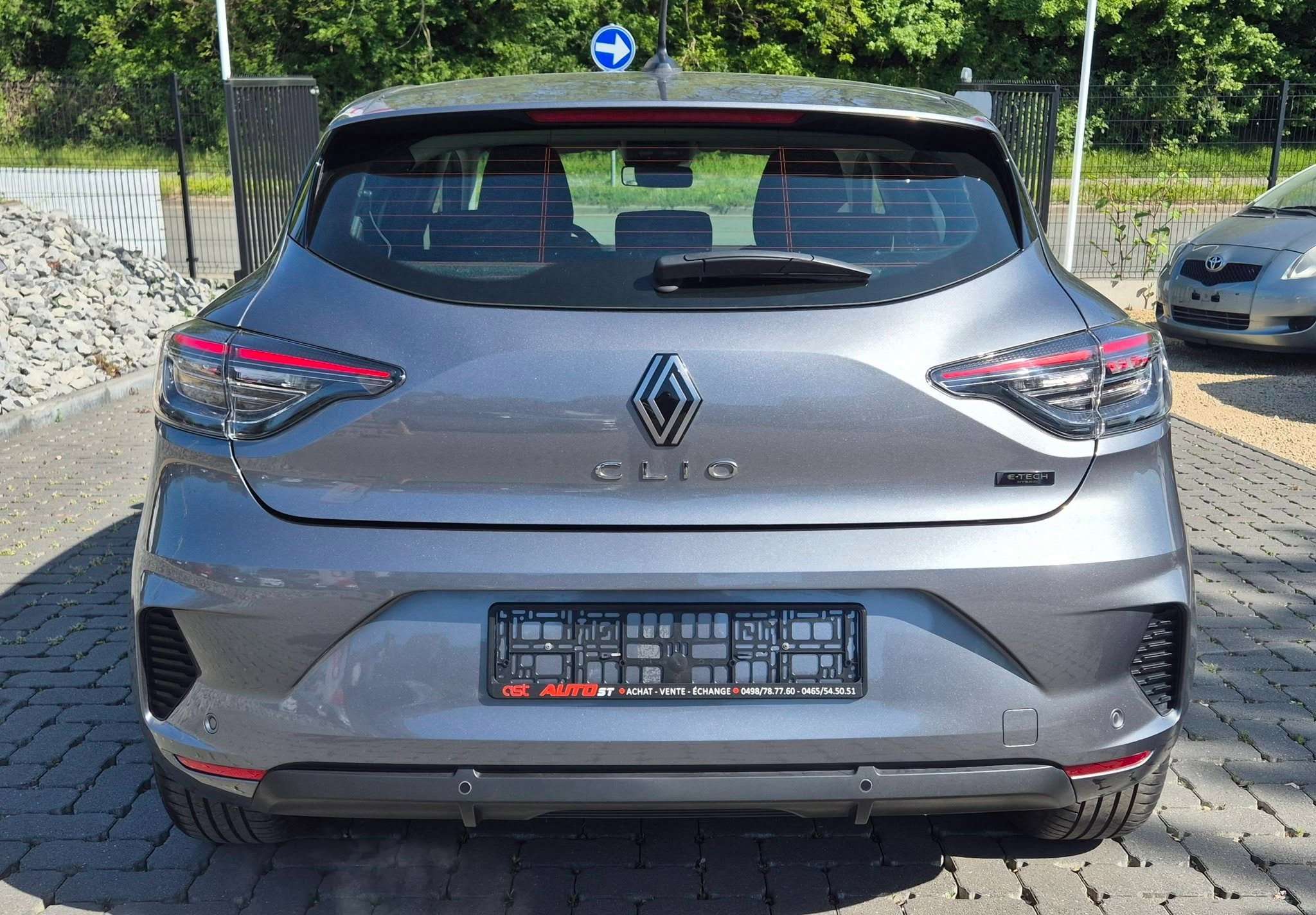 Renault Clio Clio Hybrid 1.6i E-TECH // Contrat entretien !