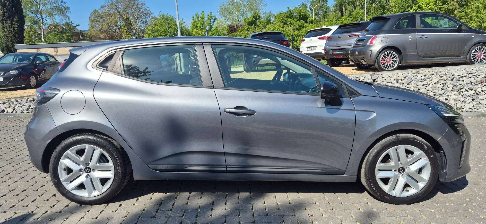 Renault Clio Clio Hybrid 1.6i E-TECH // Contrat entretien !