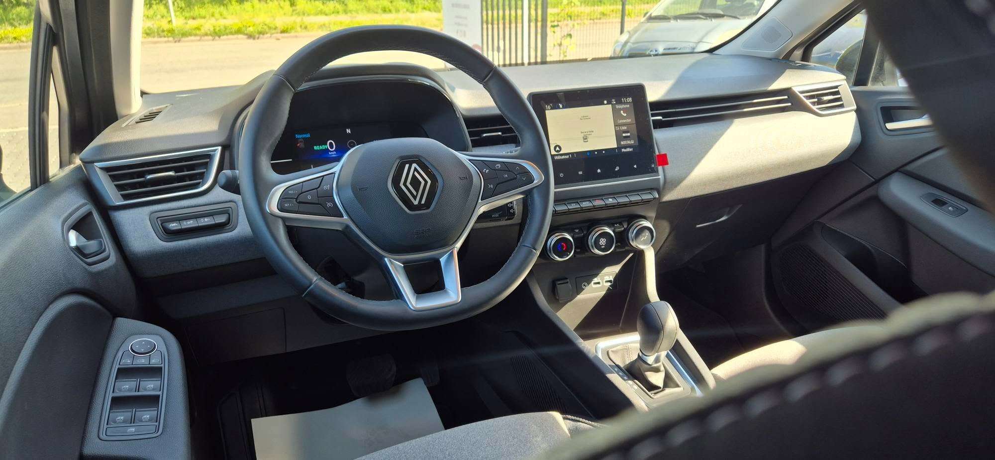 Renault Clio Clio Hybrid 1.6i E-TECH // Contrat entretien !