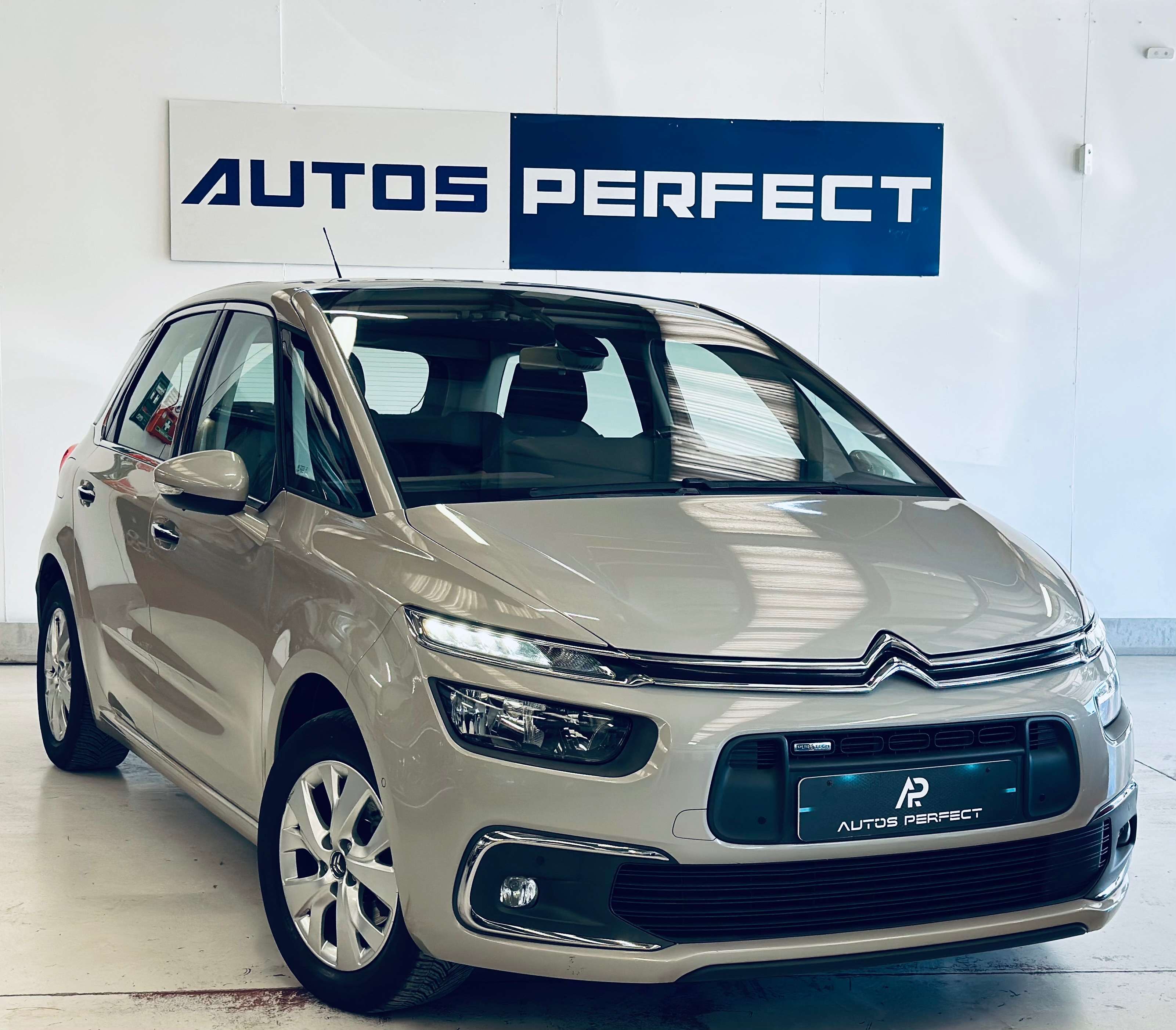 Citroen C4 Picasso 1.2 BOITE AUTO CAMERA NAVI CLIM PDC BLUETOOTH