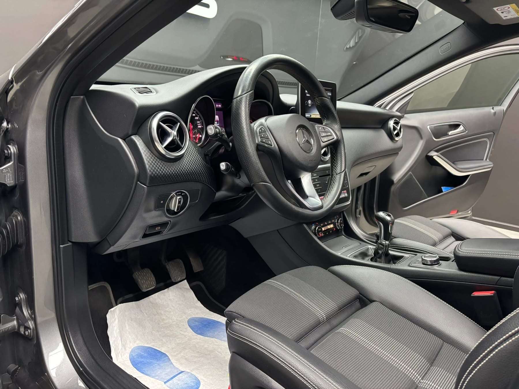 Mercedes-Benz A 180 A 180 d Pack Sport **12 mois de garantie**