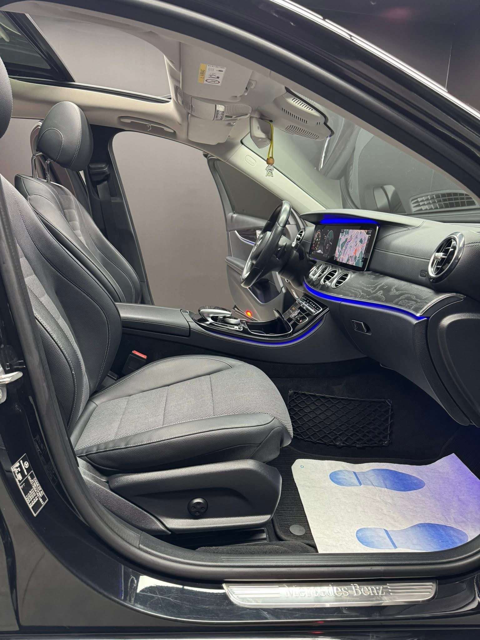 Mercedes-Benz E 220 Réservé