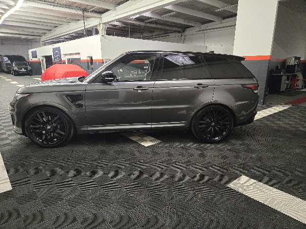 Land Rover Range Rover Sport II 5.0 V8 SUPERCHARGED SVR CARBON EDITION AUTO