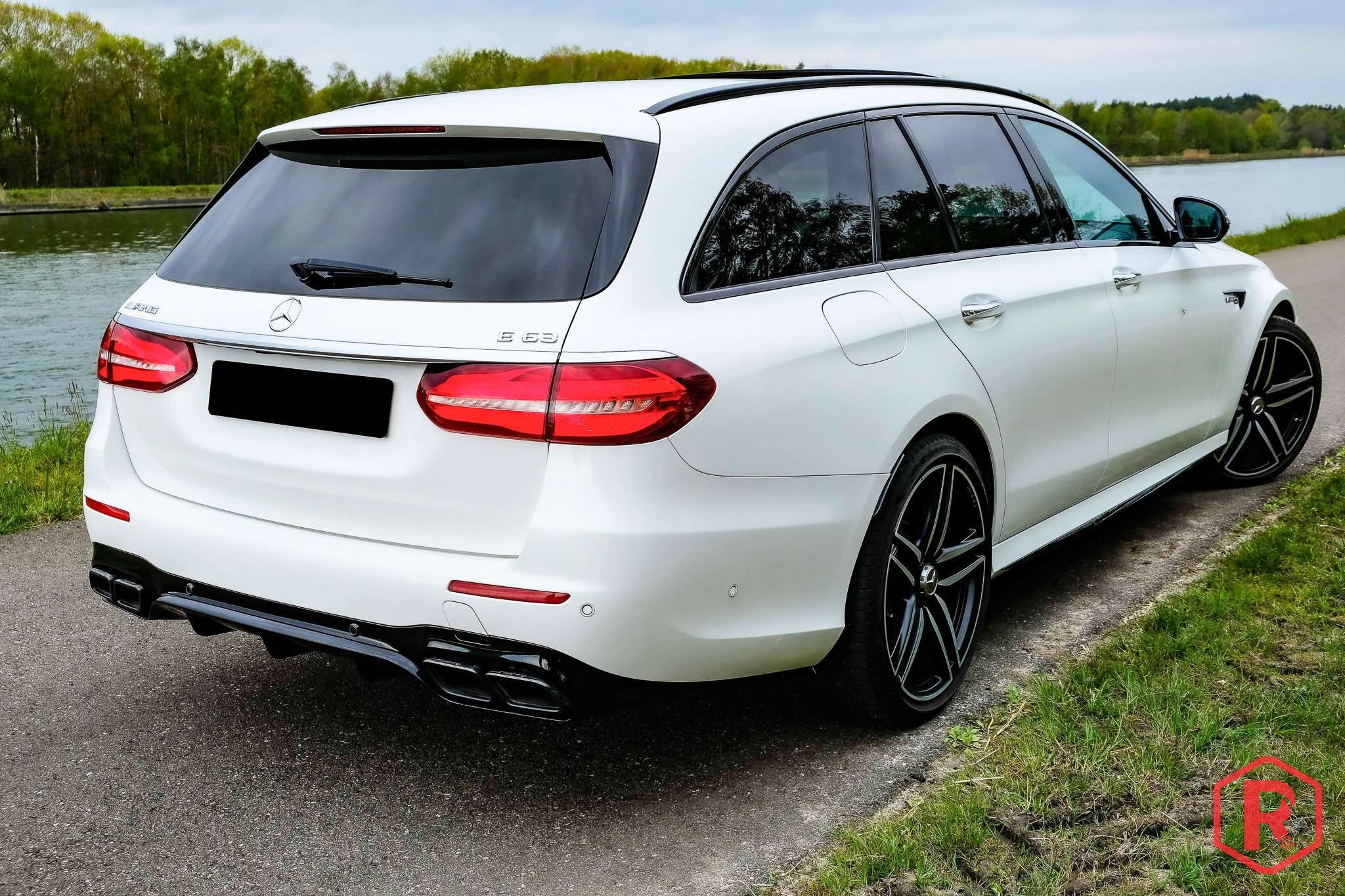 Mercedes-Benz E 63 AMG 4-Matic Opendak Burmester Performance